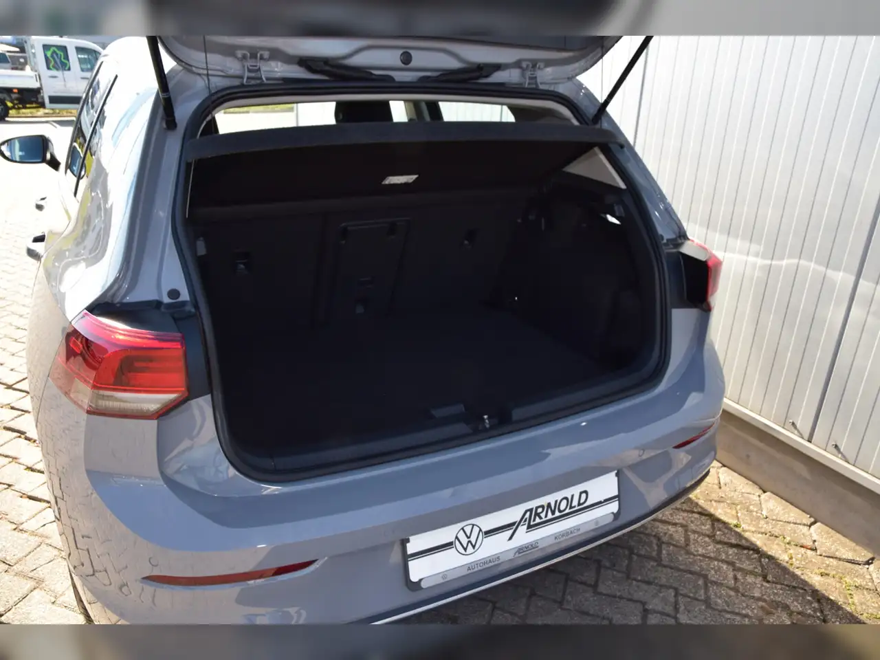 Volkswagen Golf VIII TSI Style AHK - LED - Navi - RearView 7