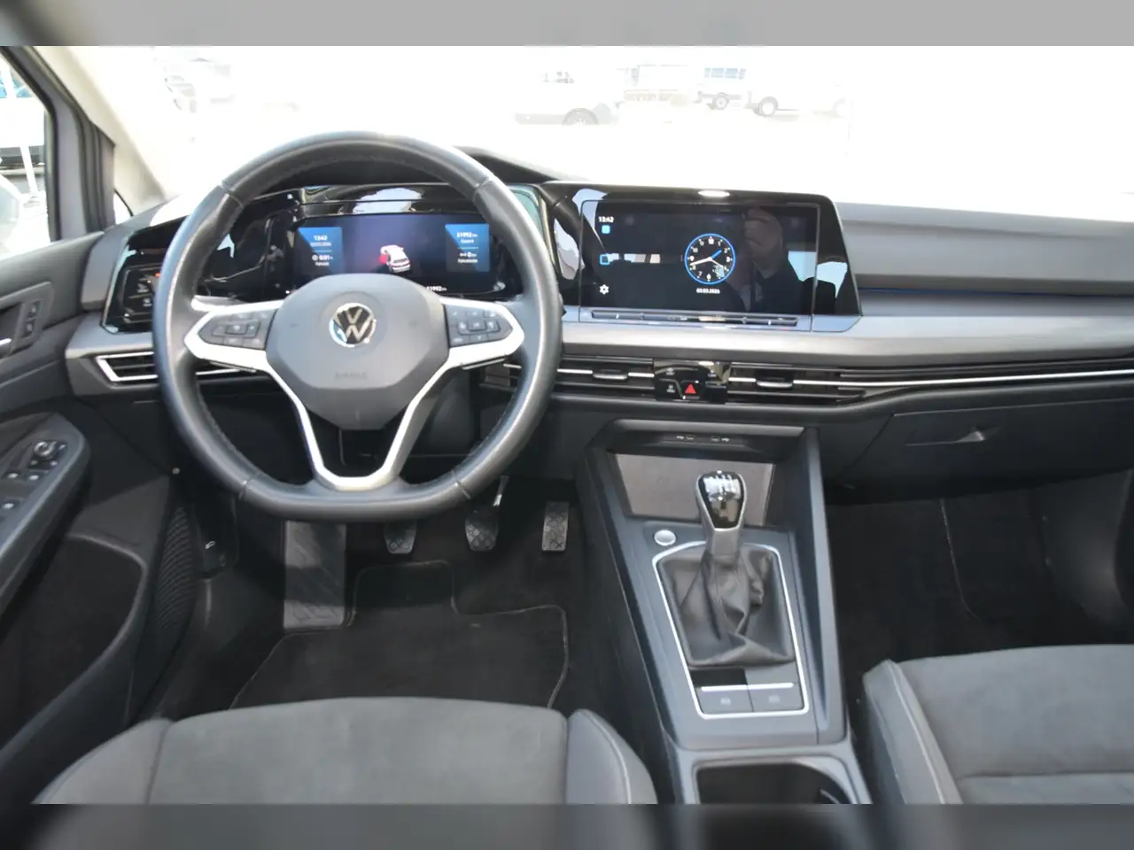 Volkswagen Golf VIII TSI Style AHK - LED - Navi - RearView 12