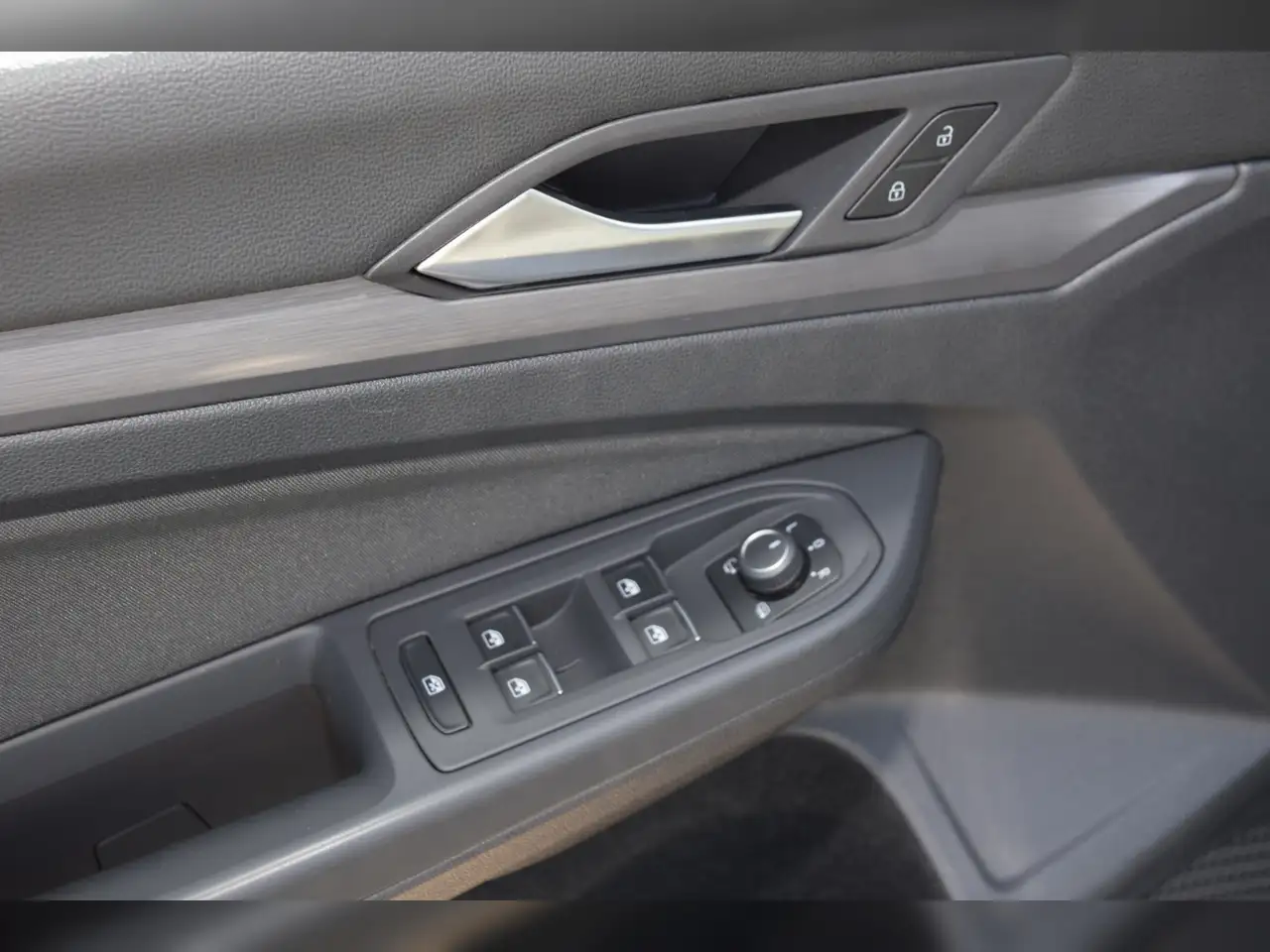 Volkswagen Golf VIII TSI Style AHK - LED - Navi - RearView 11