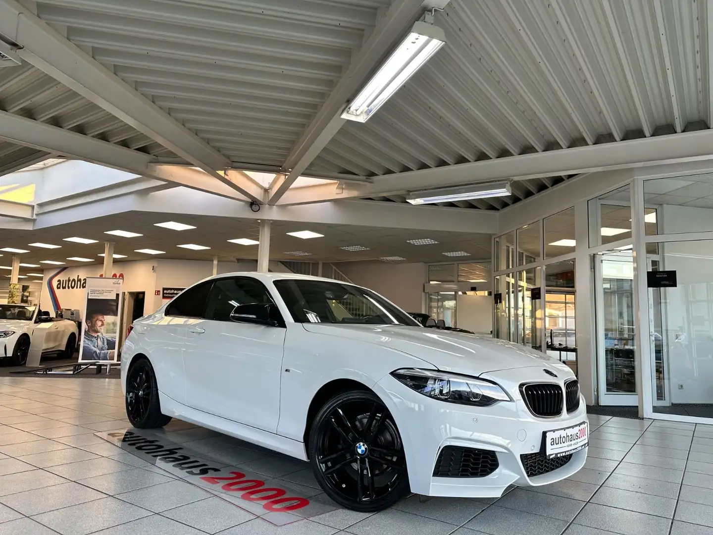 BMW 218 i Coupe M Sport LED/NAVI/PDC V-H/TEMPO. Blanc - 1