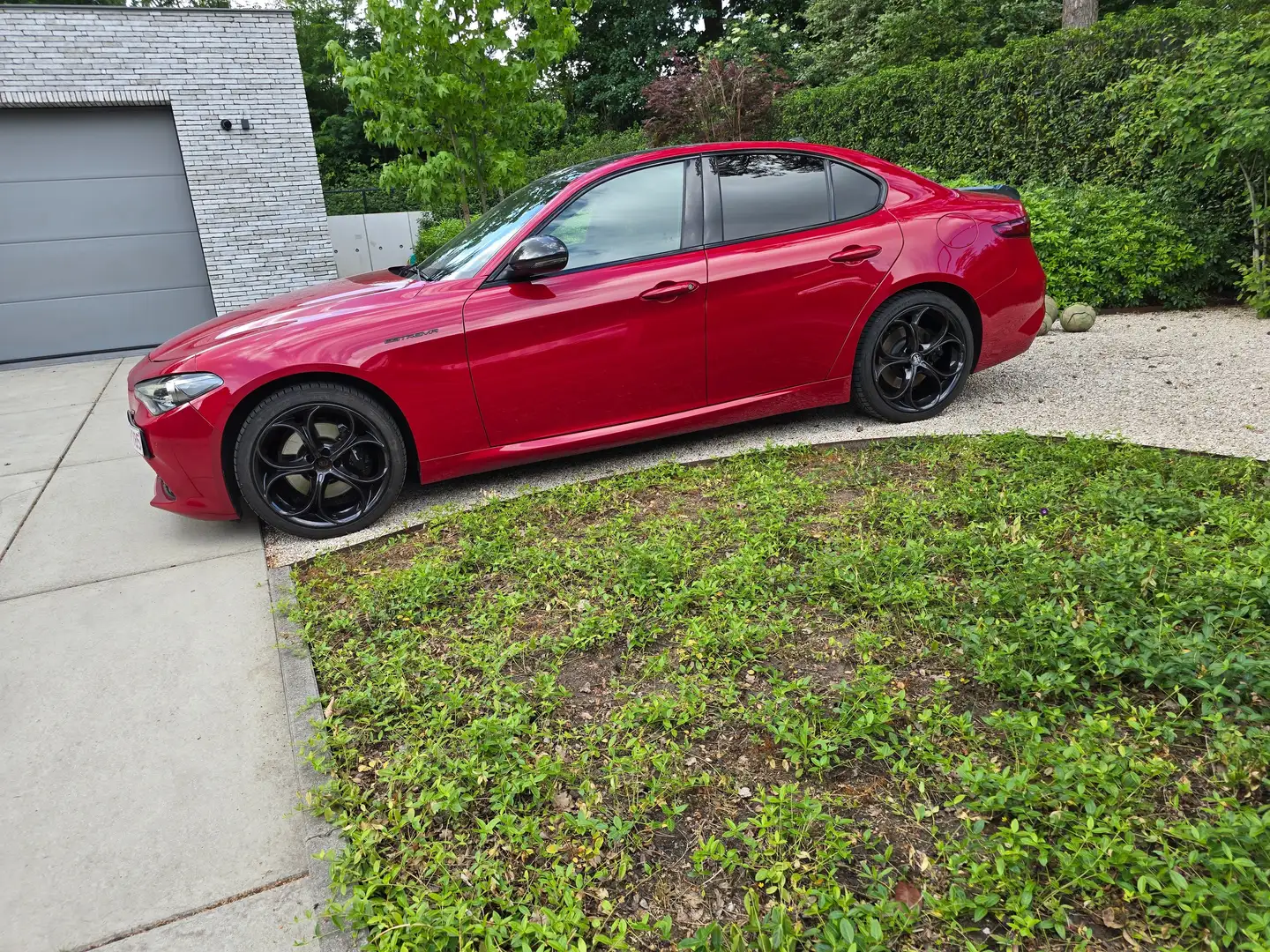 Alfa Romeo Giulia Giulia 2.2 Diesel AT8-Q4 - AWD -Estrema - FULL Rouge - 2