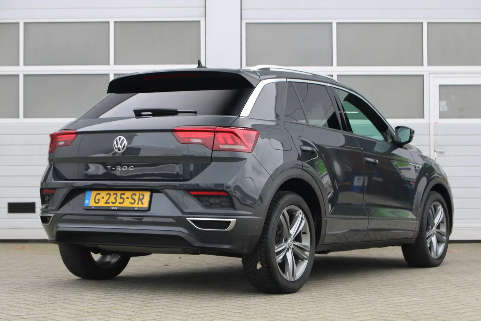 Volkswagen T-Roc 1.5 TSI 150pk Sport Business R | Navigatie | 18" V Grijs - 2