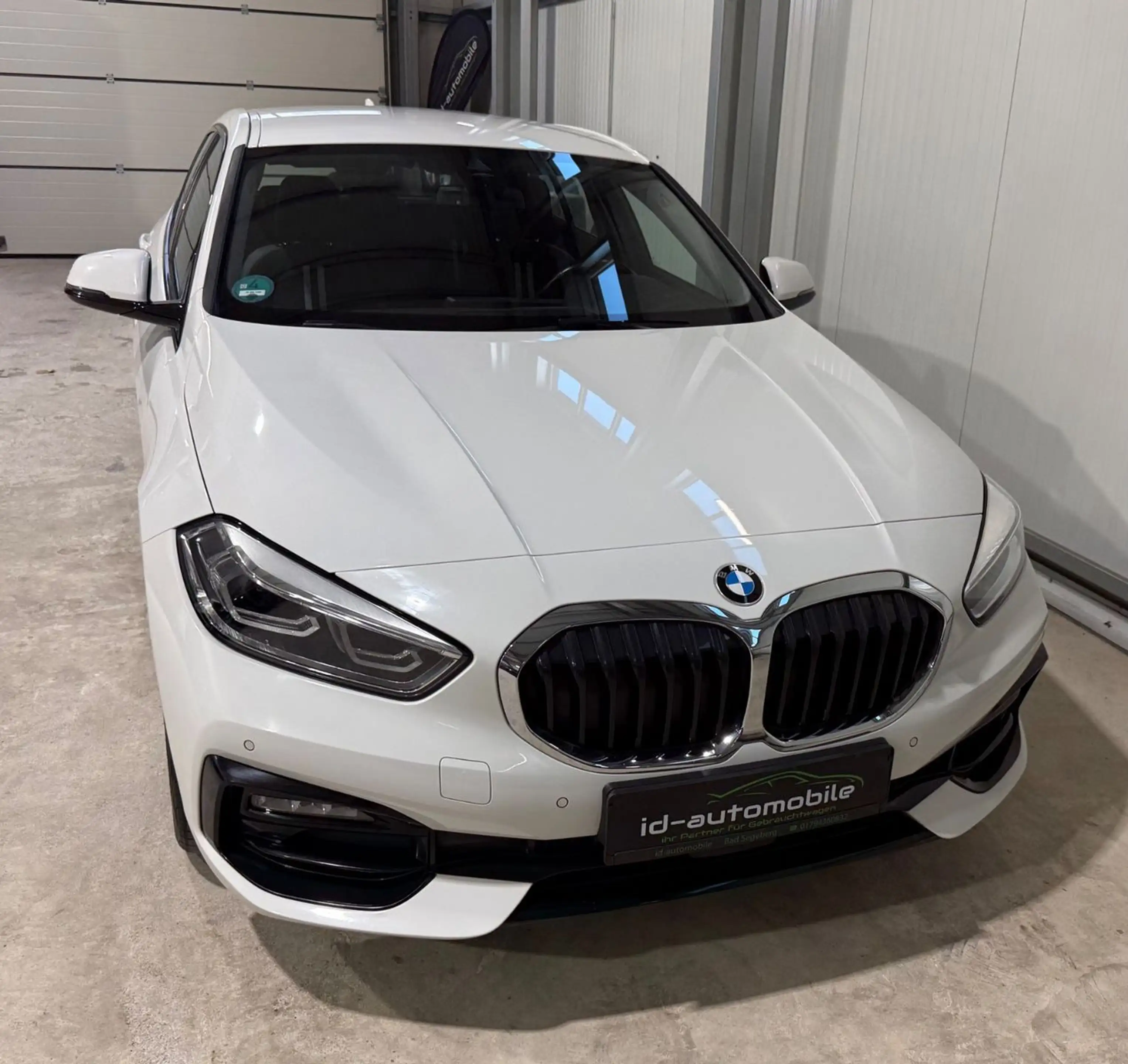 BMW 118 i Sport Line Aut, LED, Navi, digitales Tacho — photo 2
