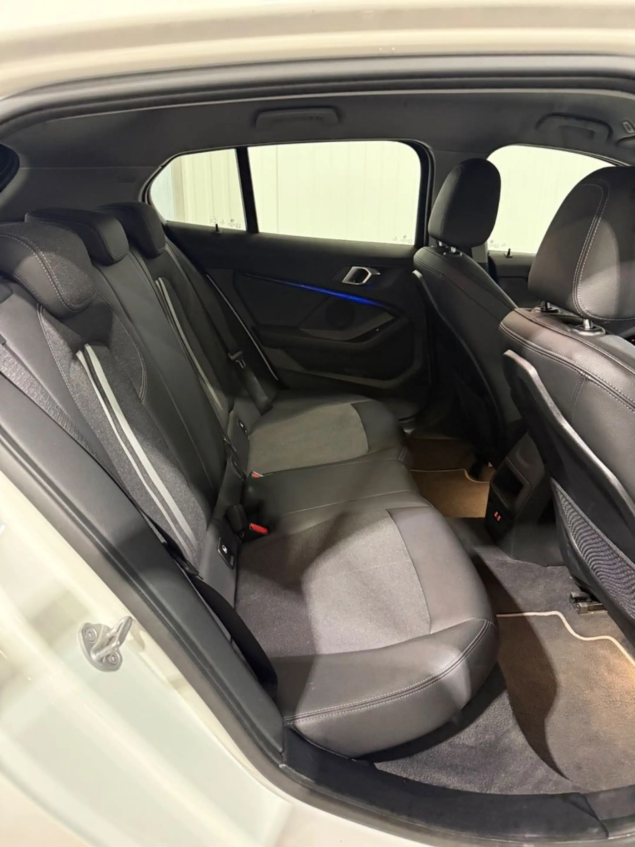 BMW 118 i Sport Line Aut, LED, Navi, digitales Tacho — photo 10