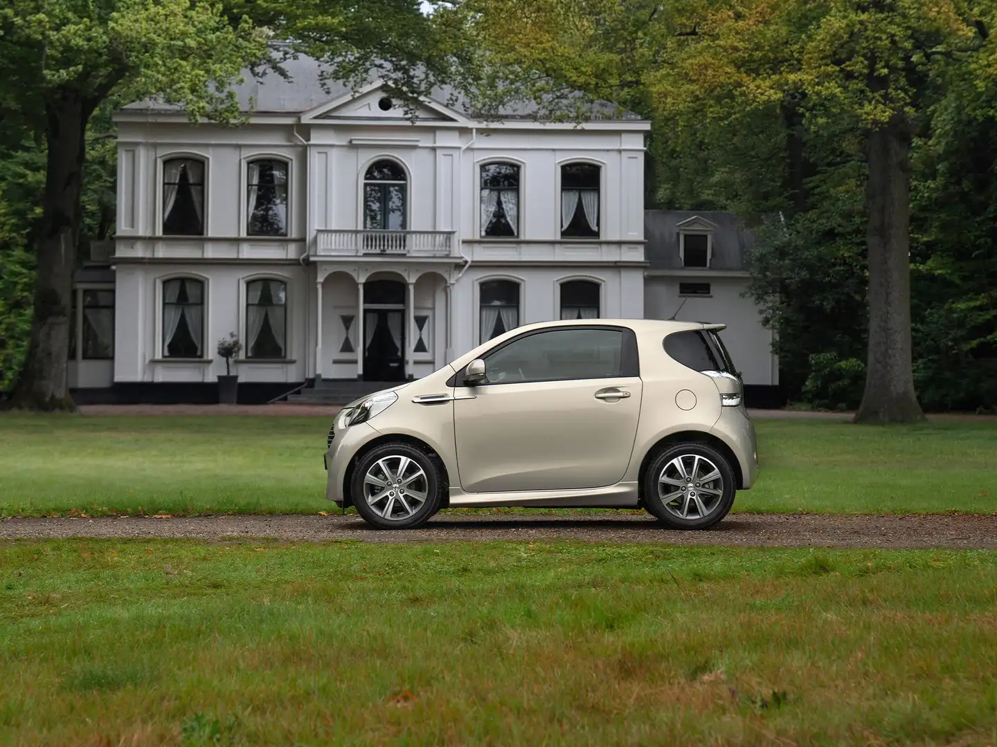 Aston Martin Cygnet 1.3 Grijs - 1