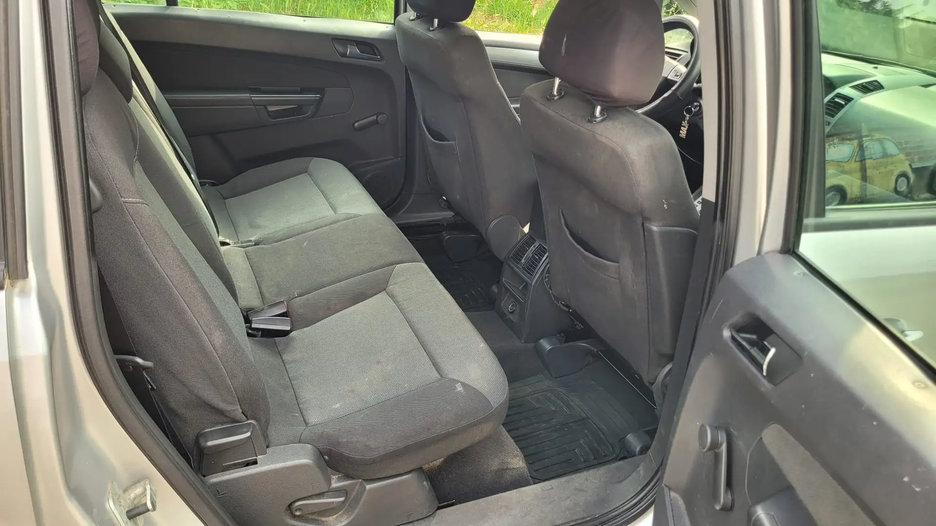 Opel Zafira Zafira II 2005 1.9 cdti Cosmo 120cv auto Argento - 1