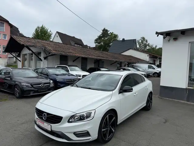 Volvo S60 Lim. Momentum/Schiebedach/Vollleder/Automatik