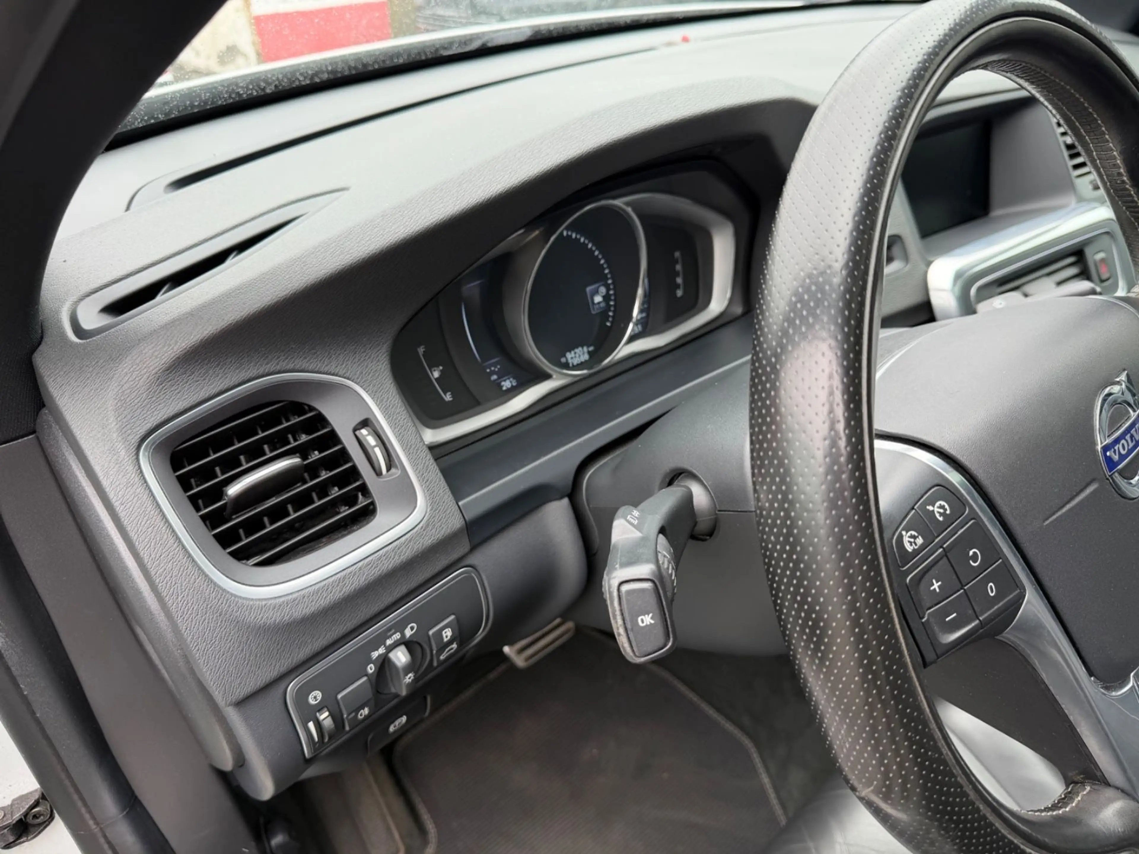 Volvo S60 Lim. Momentum/Schiebedach/Vollleder/Automatik — photo 13