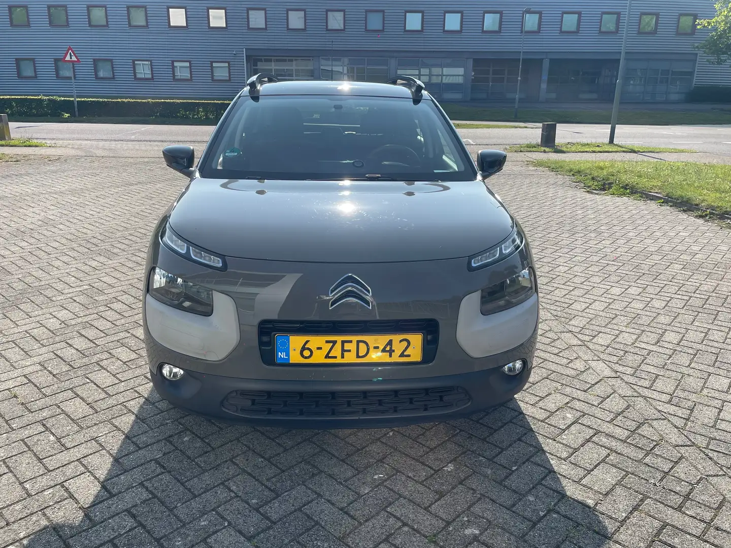 Citroen C4 Cactus C4 Cactus 1.2 e-VTi Feel Brun - 2