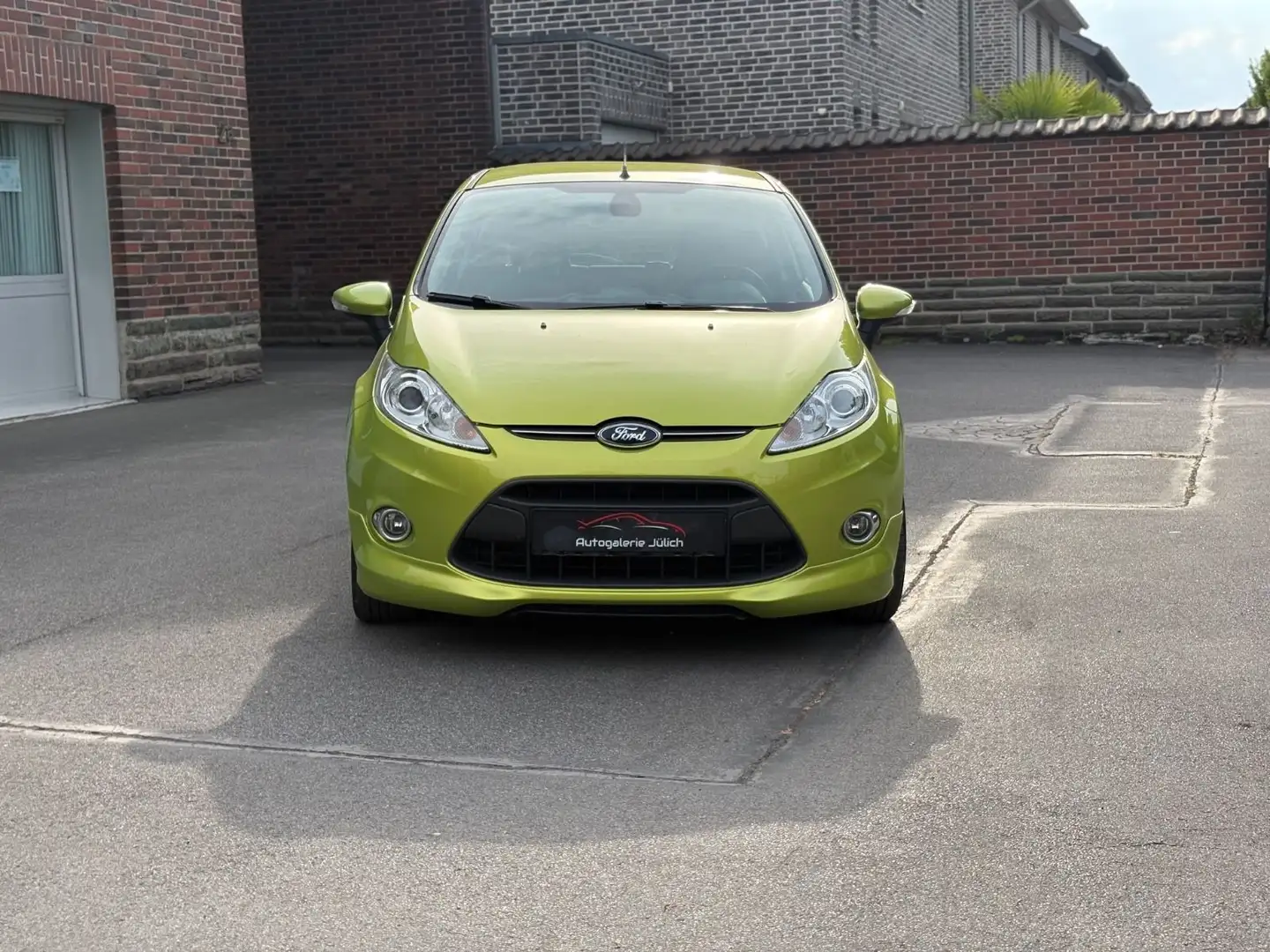 Ford Fiesta Titanium 1.4 *wenig km*Automatik*Tüv Neu* Vert - 2