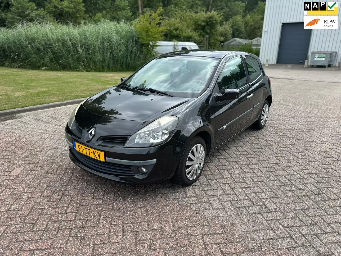 Renault Clio 1.6-16V Exception/AIRCO/CRUISE/HALF LEDER/PARKEERS Zwart - 1