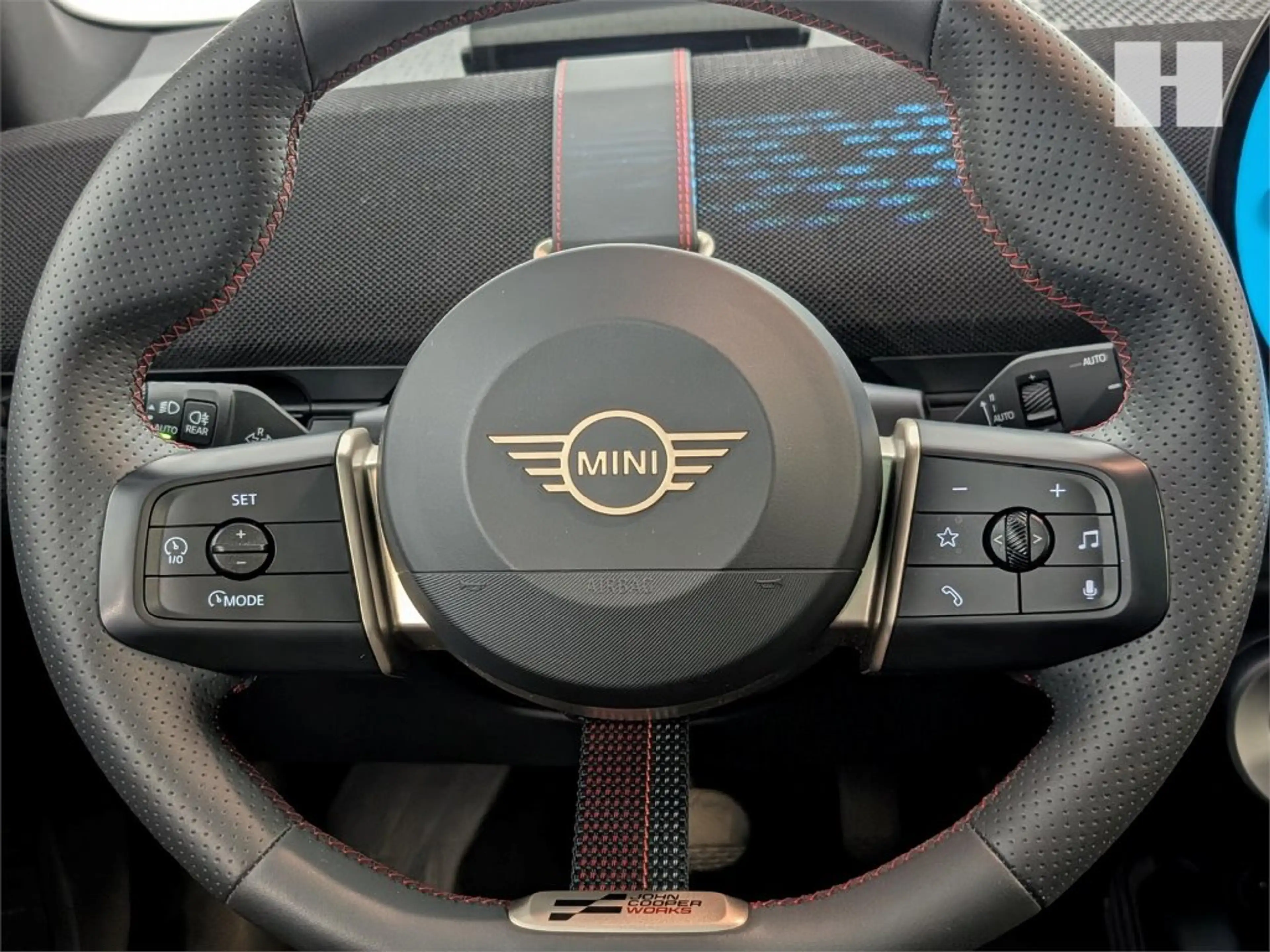MINI Aceman E — photo 15