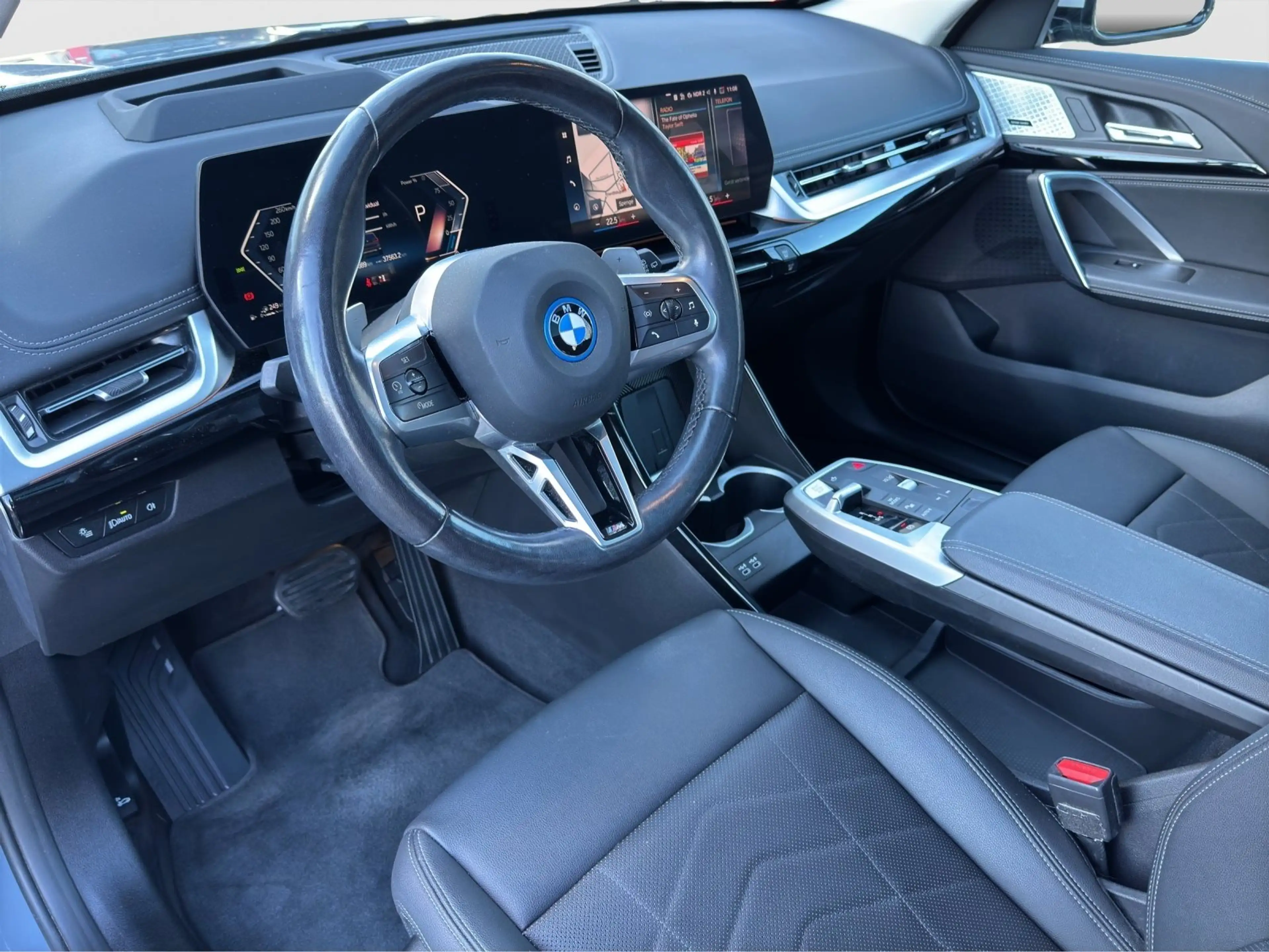 BMW X1 xDrive25e xLine*AHK*PANO *H+K*HUD*ACC*360° — photo 9