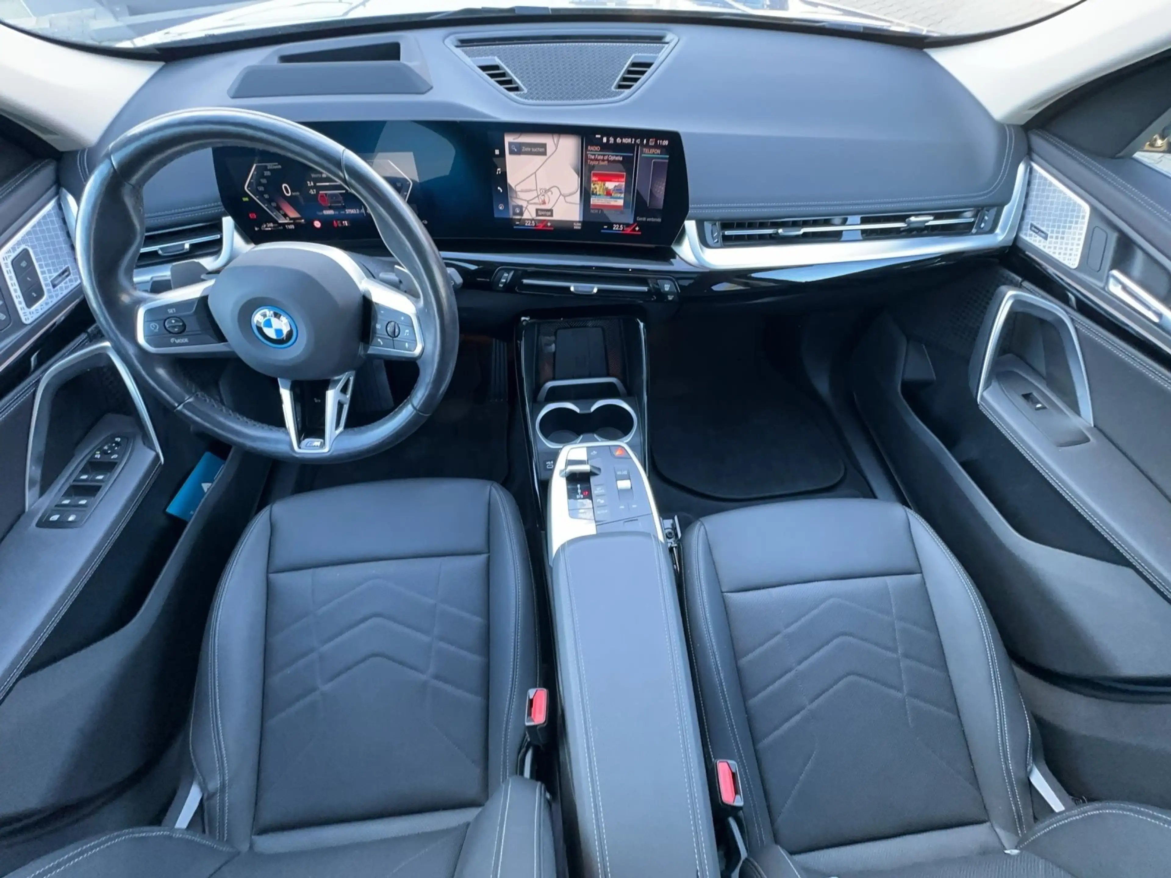 BMW X1 xDrive25e xLine*AHK*PANO *H+K*HUD*ACC*360° — photo 15