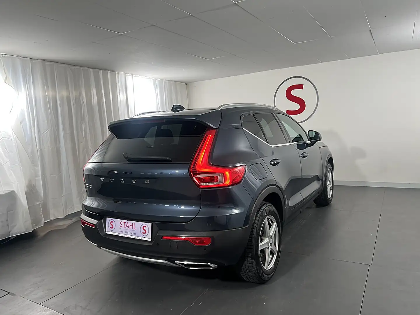 Volvo XC40 D4 Inscription AWD Geartronic Blau - 2