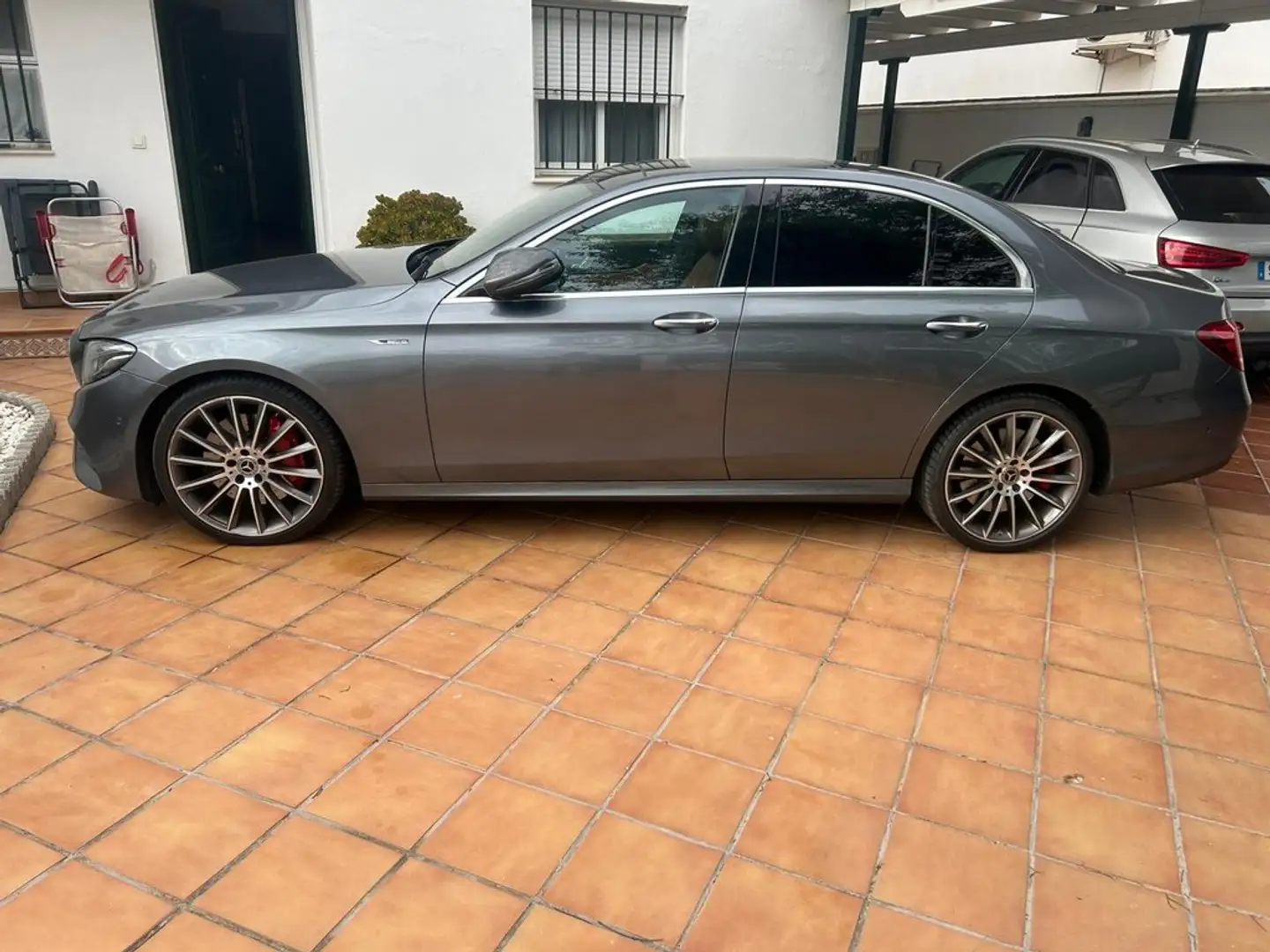 Mercedes-Benz E 450 4MATIC Gris - 2