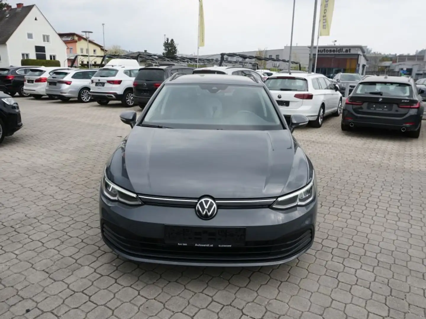 Volkswagen Golf Variant 2,0 TDI Life DSG *2023er+UNLIMITED* Grau - 2