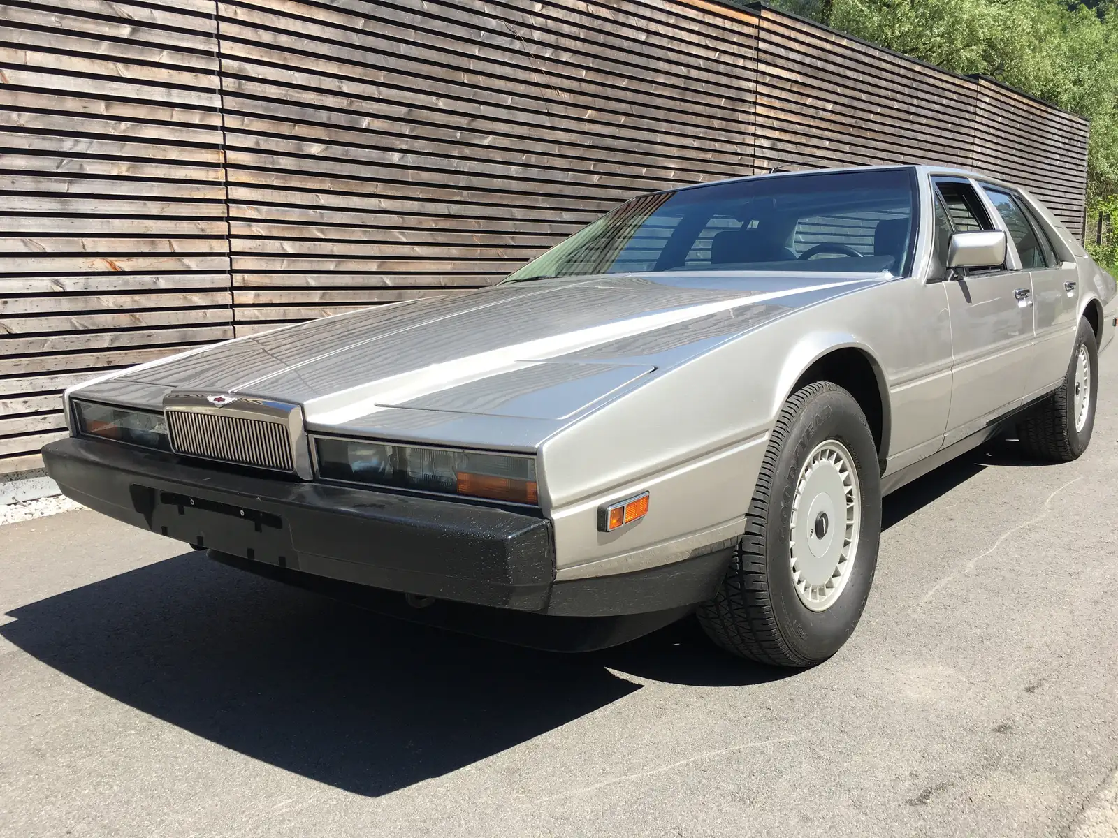 Aston Martin Serie 3, teilrestauriert