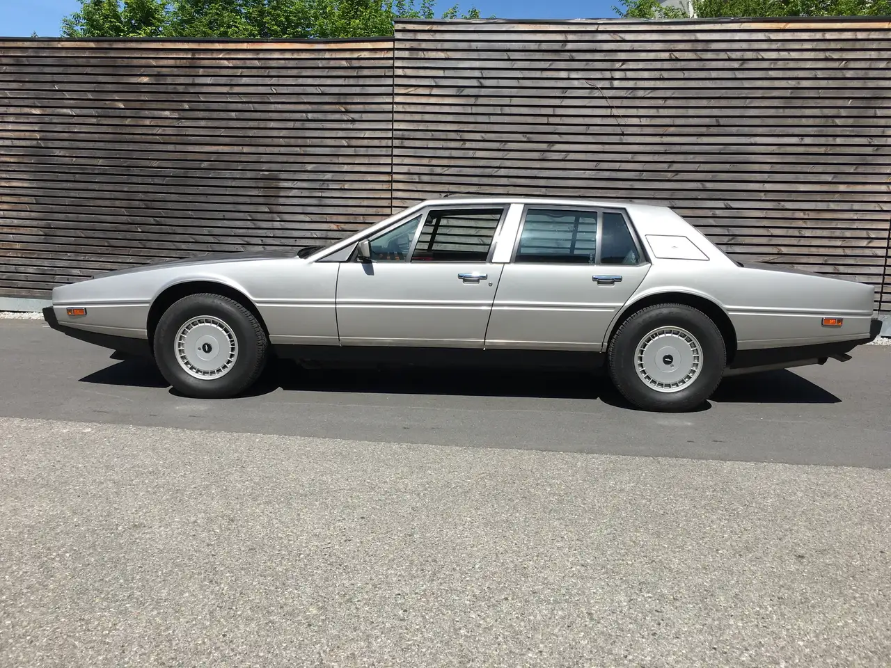Aston Martin Lagonda Serie 3, teilrestauriert, foto 8