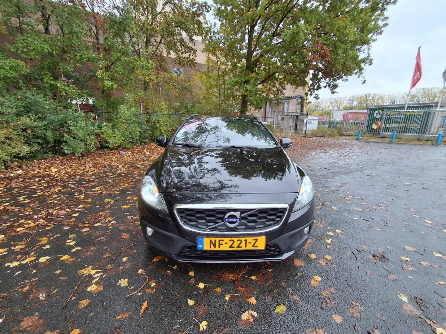 Volvo V40 Cross Country 2.0 D2 Ocean Race NETTE AUTO RIJDT EN SCHAKELT GOE Zwart - 2