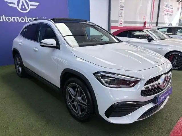 Mercedes-Benz GLA 220