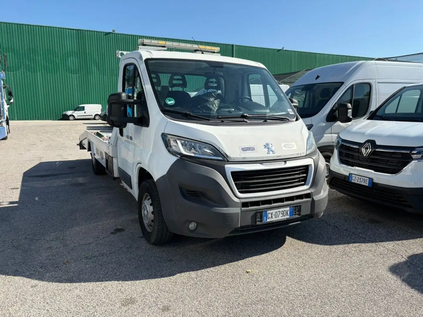 Peugeot Boxer 333 2.0 BlueHDi 130CV PM Carro Attrezzi Patente B Weiß - 1