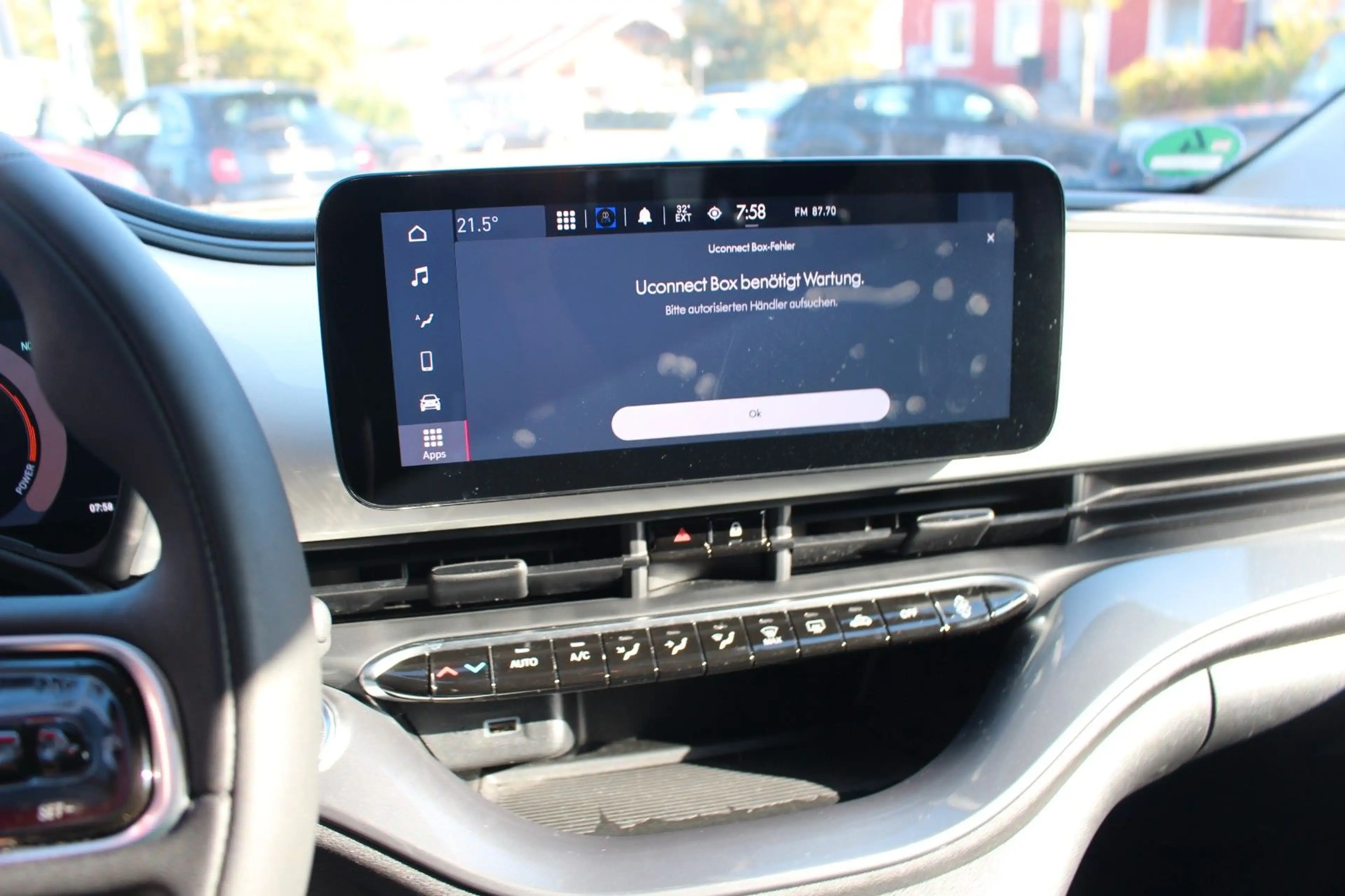 Fiat 500e CARPLAY/ SOH 96,5% — photo 11