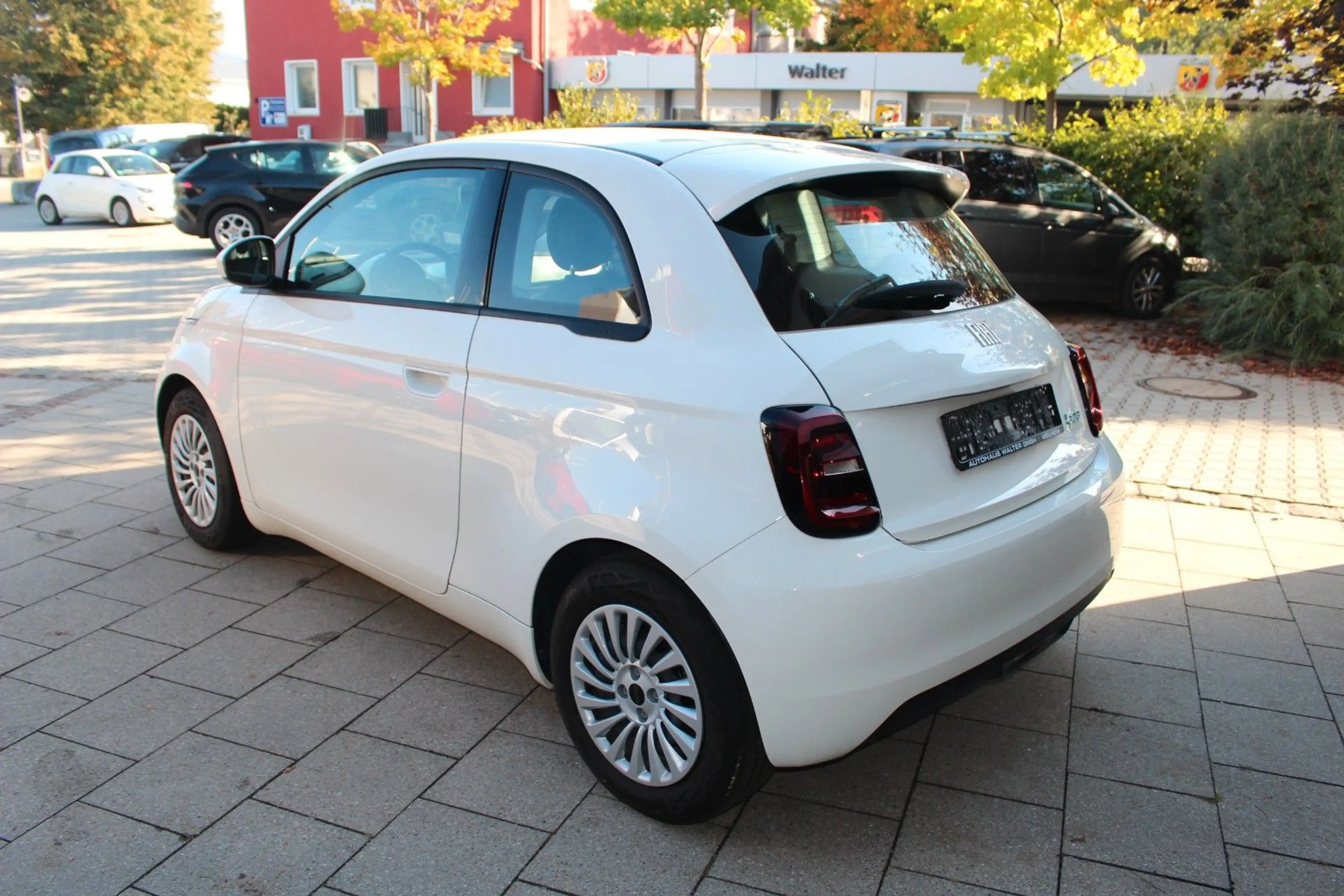 Fiat 500e CARPLAY/ SOH 96,5% — photo 7