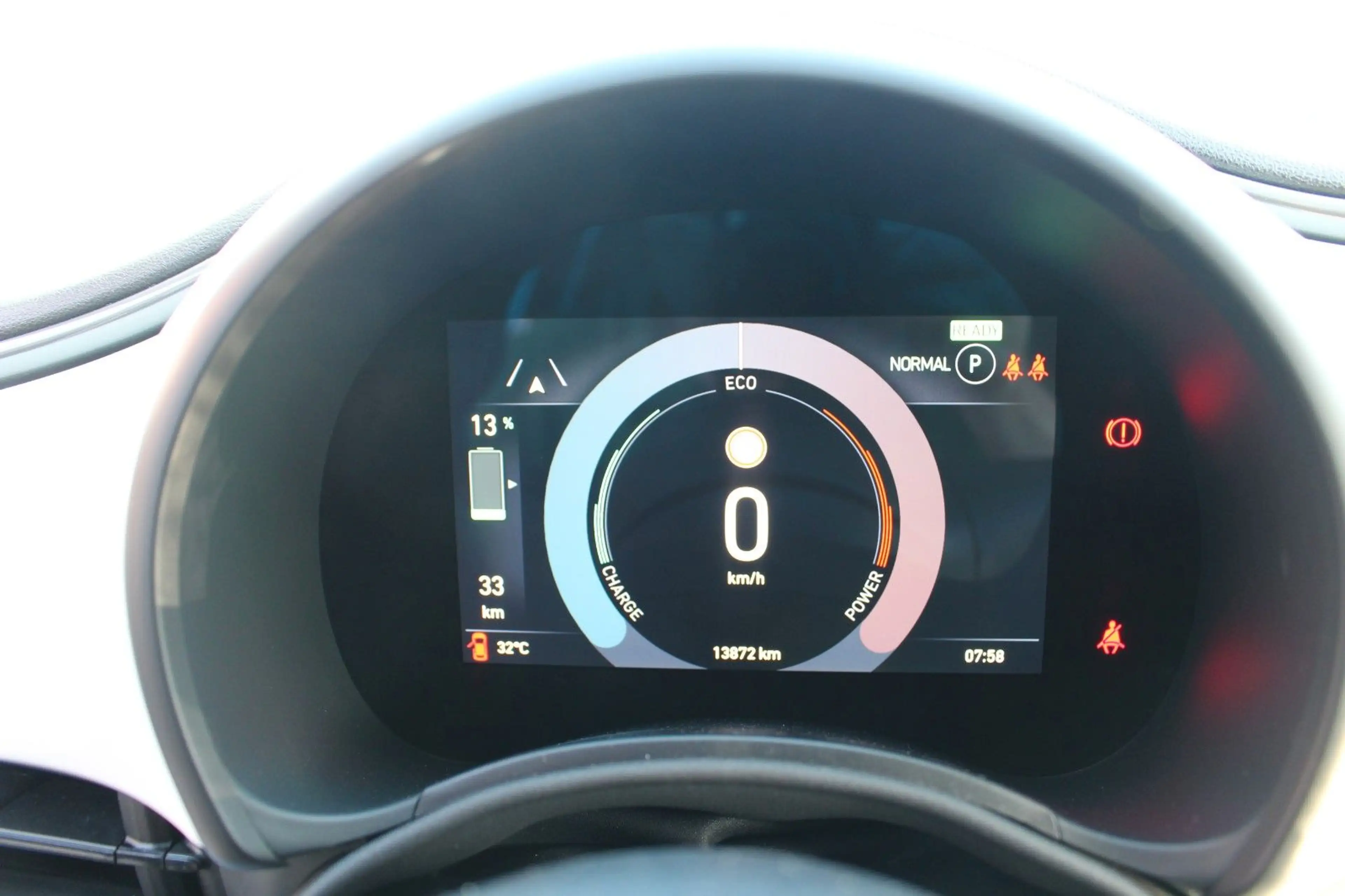 Fiat 500e CARPLAY/ SOH 96,5% — photo 10