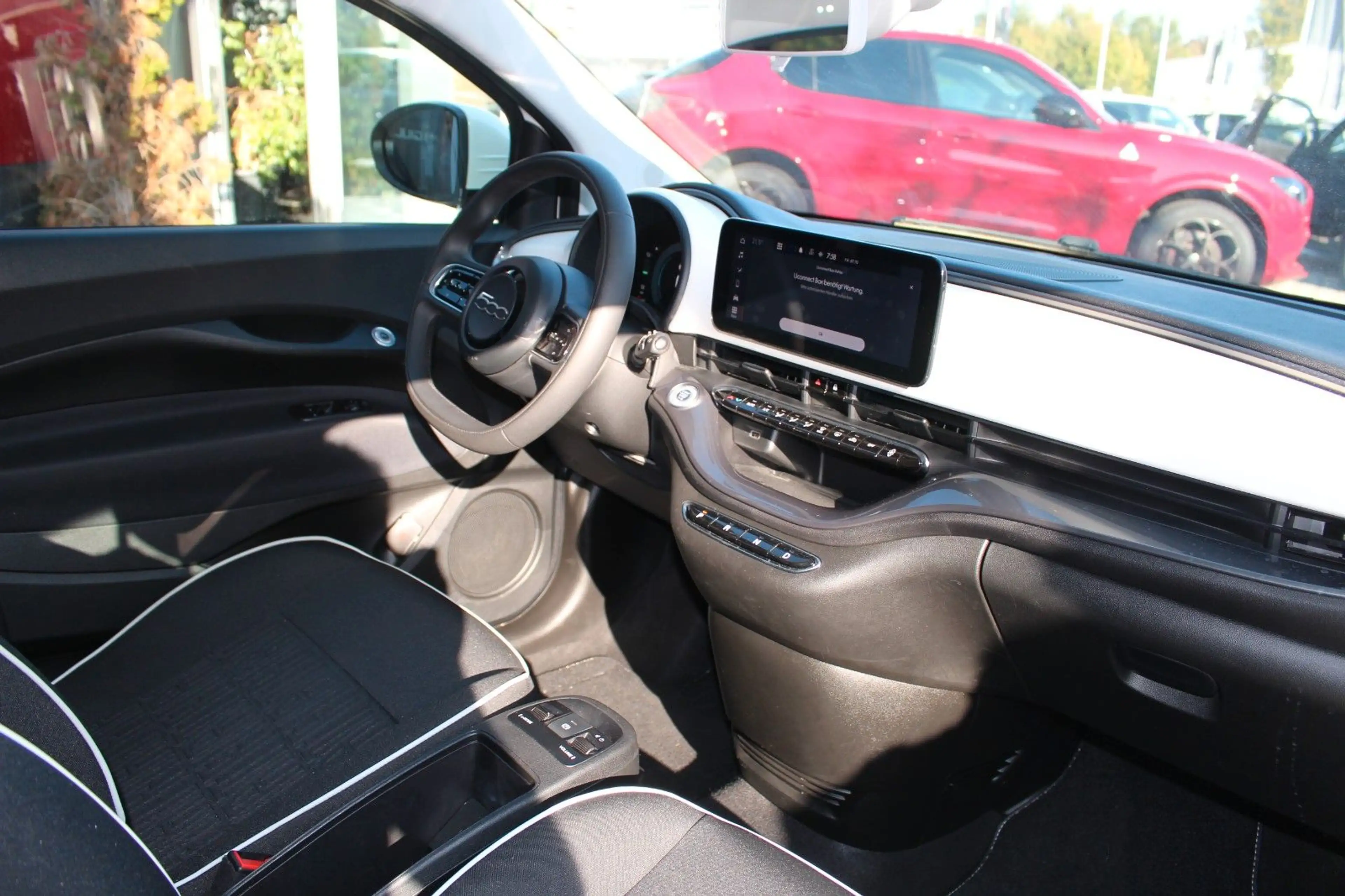 Fiat 500e CARPLAY/ SOH 96,5% — photo 5