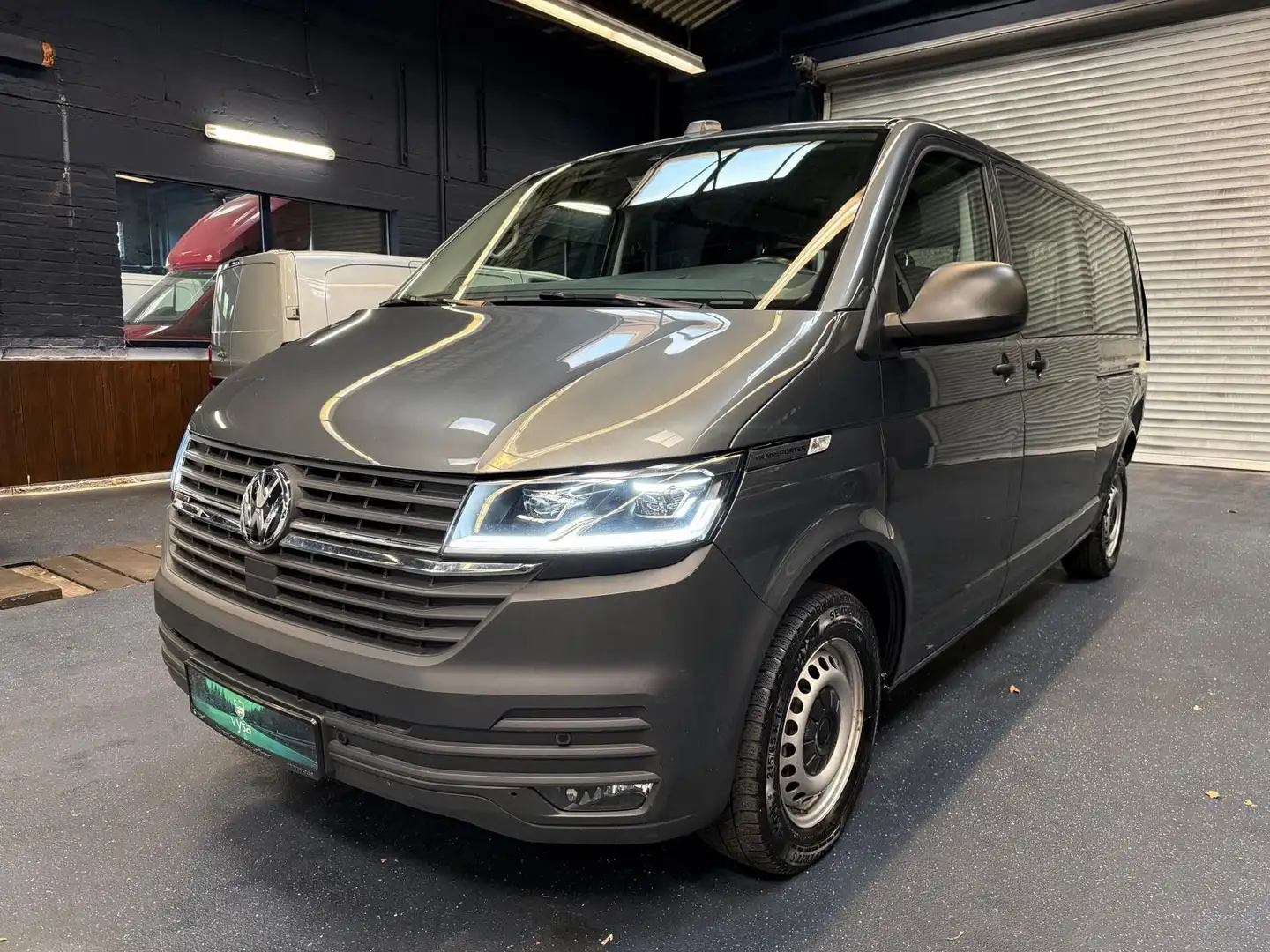 Volkswagen T6 Caravelle T6.1 Lang 4 Motion Kamera 8 Sitze Navi LED ACC Grau - 2