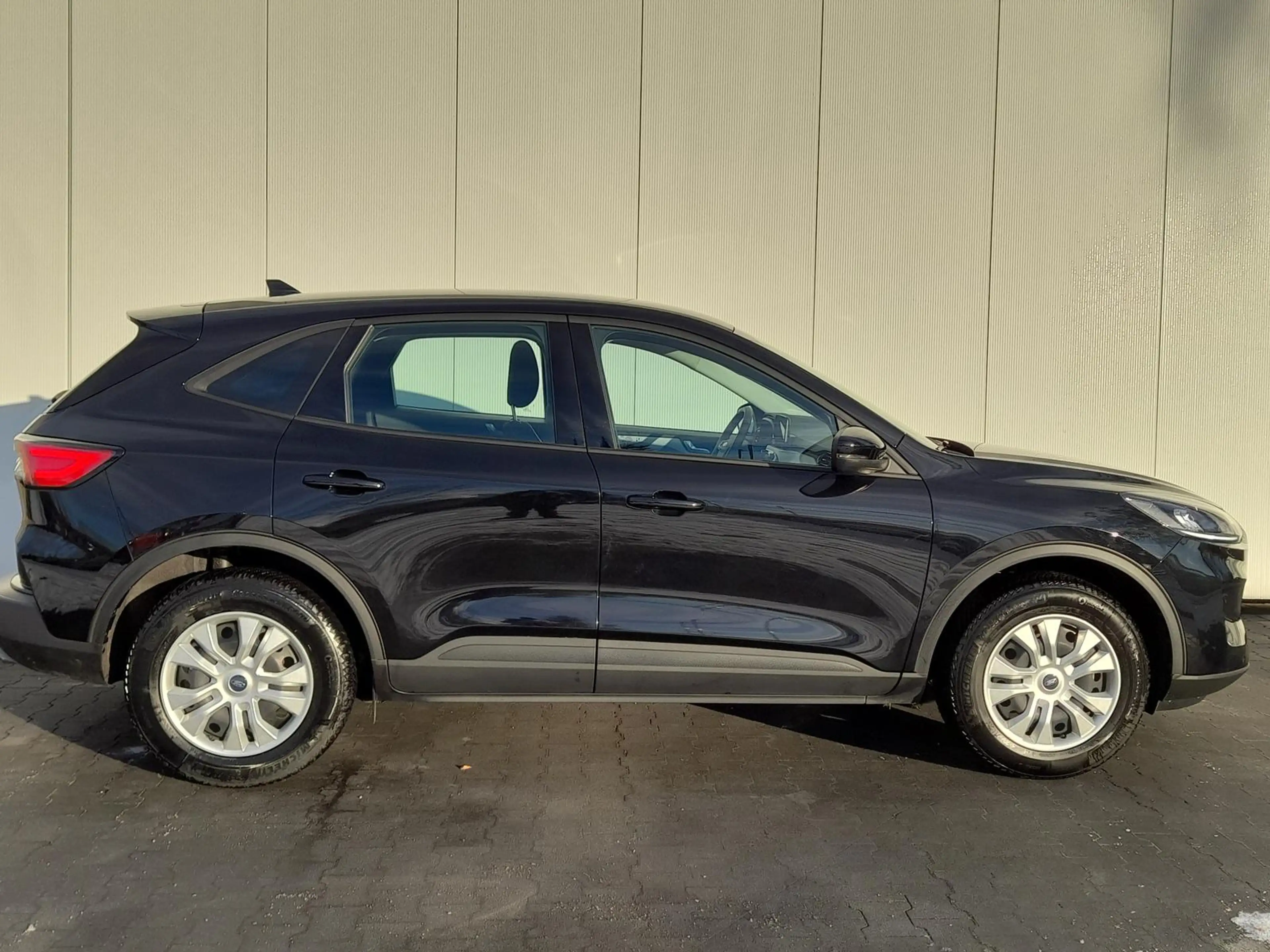 Ford Kuga 1.5 EcoBoost NAVI~AHK~SHZ~APP~2xPDC~GRA~DAB — photo 8