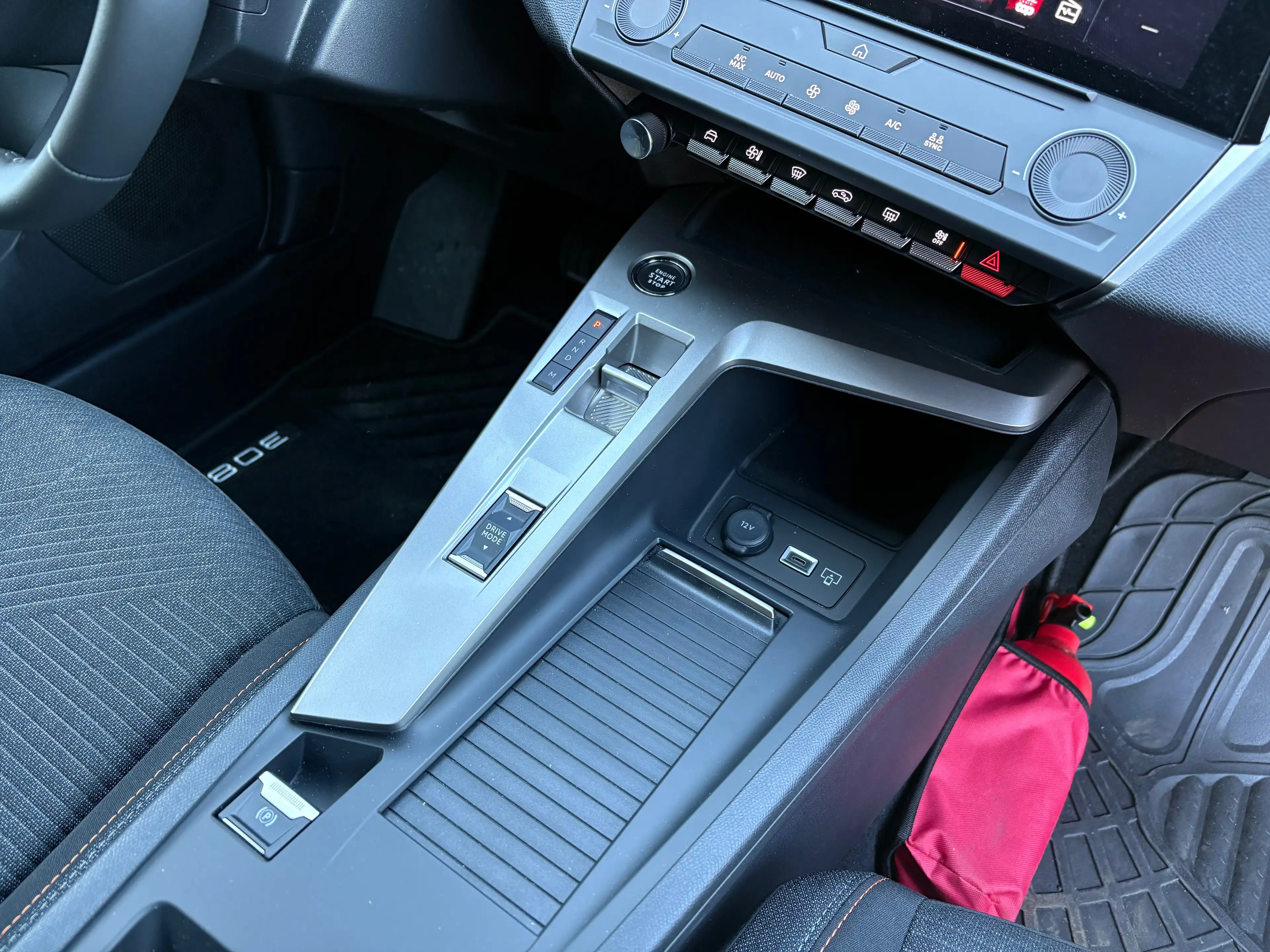 Peugeot 308 Turbo MHEV Style Pack S — photo 10