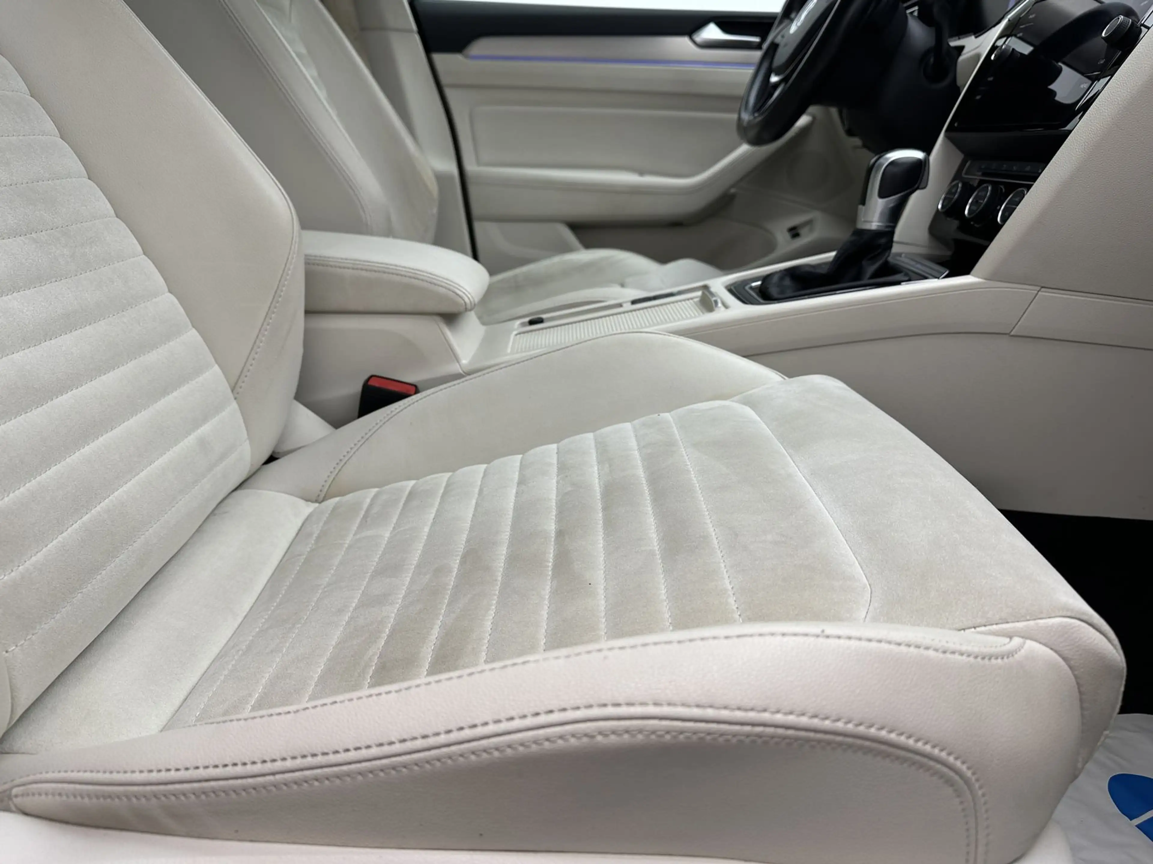 Volkswagen Passat GTE "PANO-NAVI-CAM-SITZH-ACC-DIG COCKPIT" — photo 9
