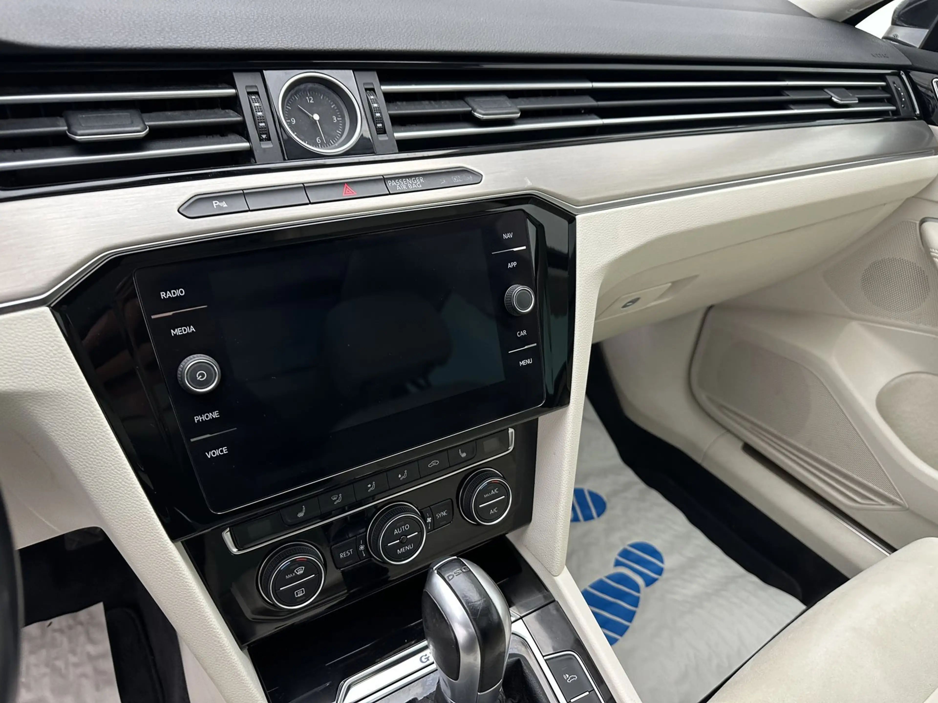 Volkswagen Passat GTE "PANO-NAVI-CAM-SITZH-ACC-DIG COCKPIT" — photo 15