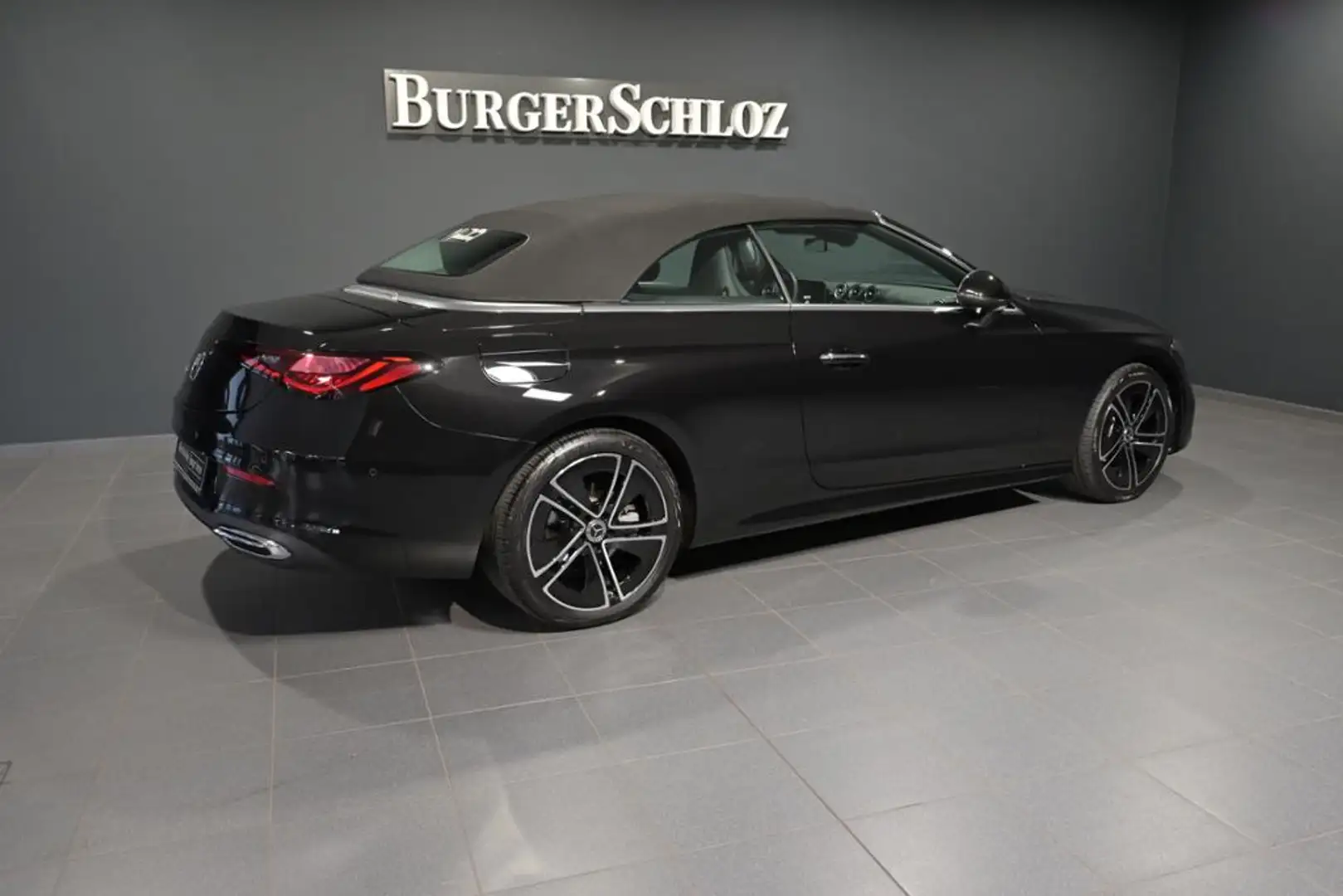 Mercedes-Benz CLE 200 Cabriolet DIGITAL/AHK/WINTER/MEMORY Schwarz - 2