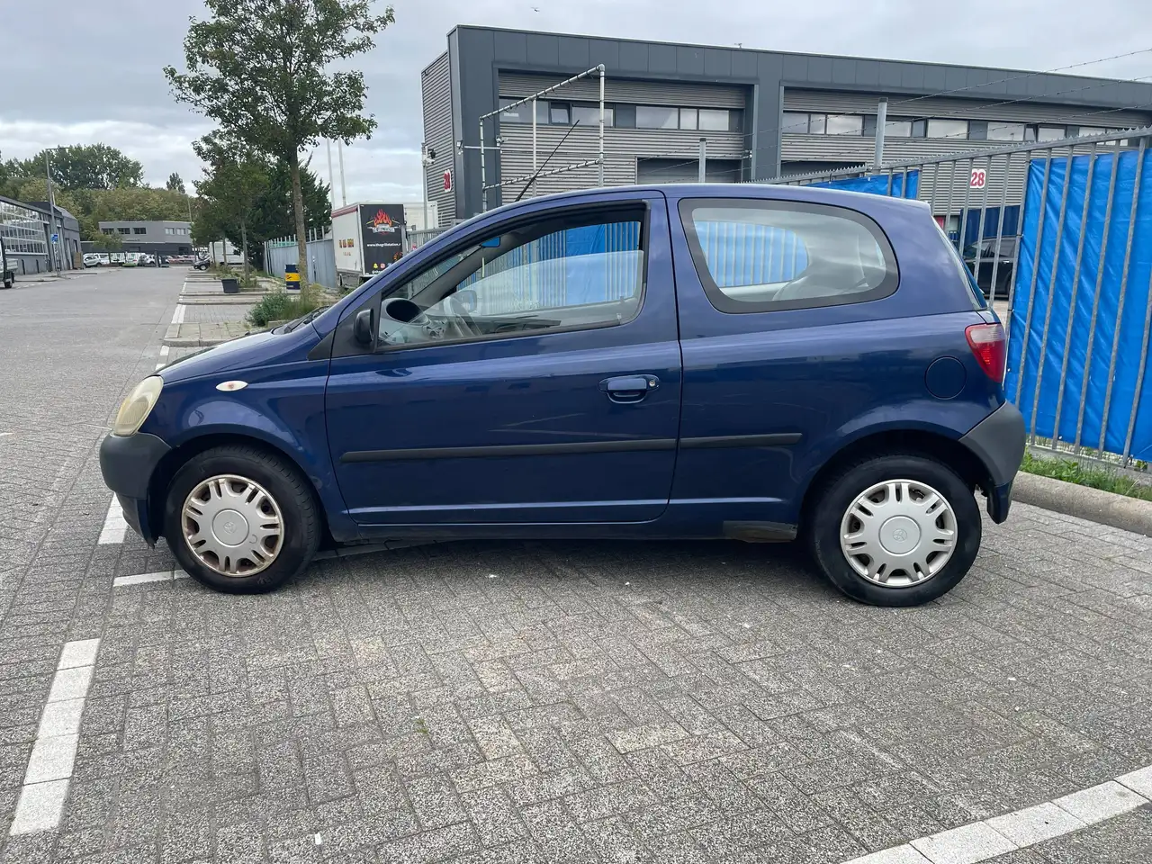 Toyota Yaris 1.0-16V VVT-i Terra, foto 2