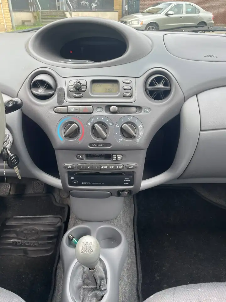 Toyota Yaris 1.0-16V VVT-i Terra, foto 12