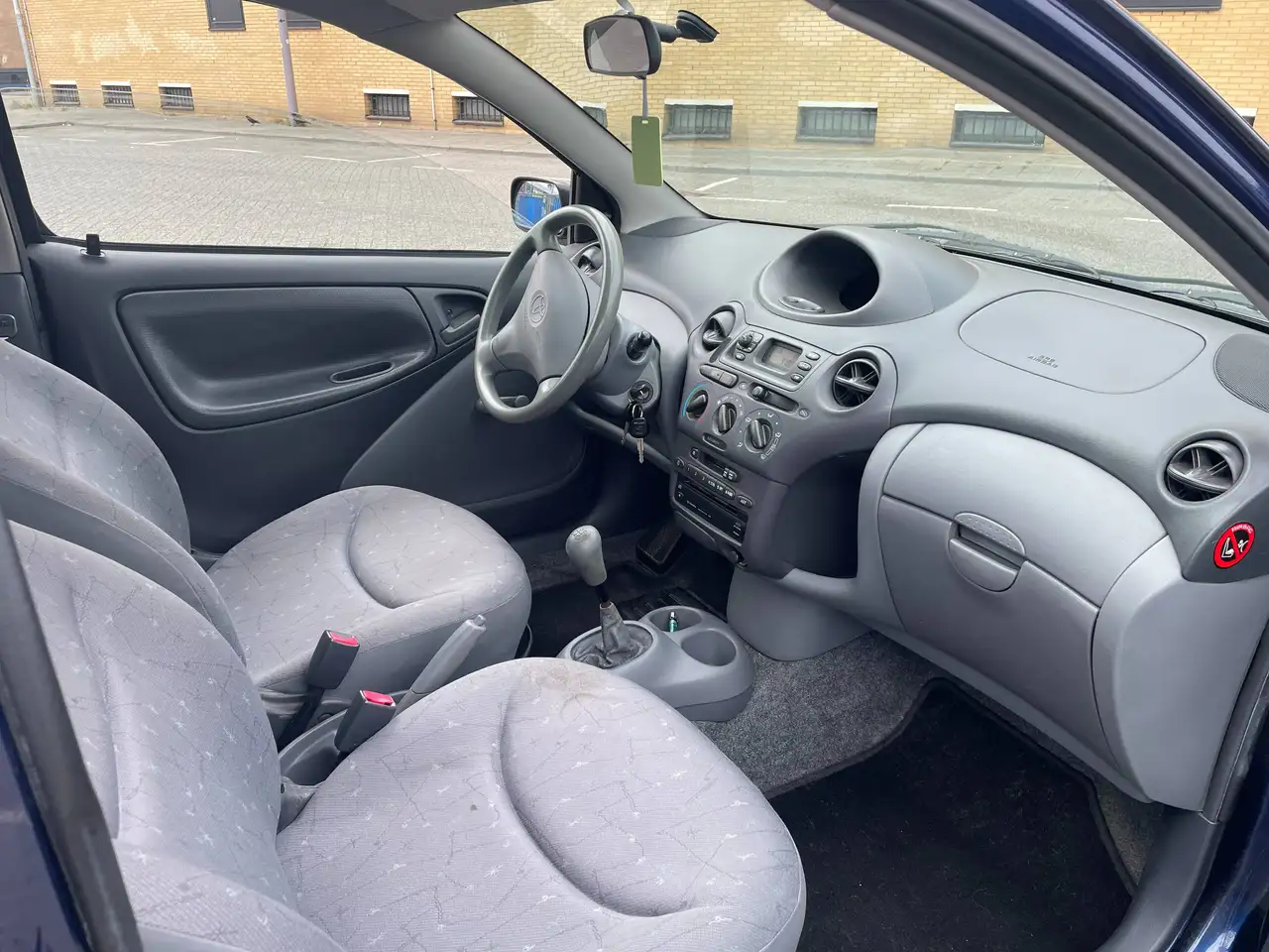 Toyota Yaris 1.0-16V VVT-i Terra, foto 9