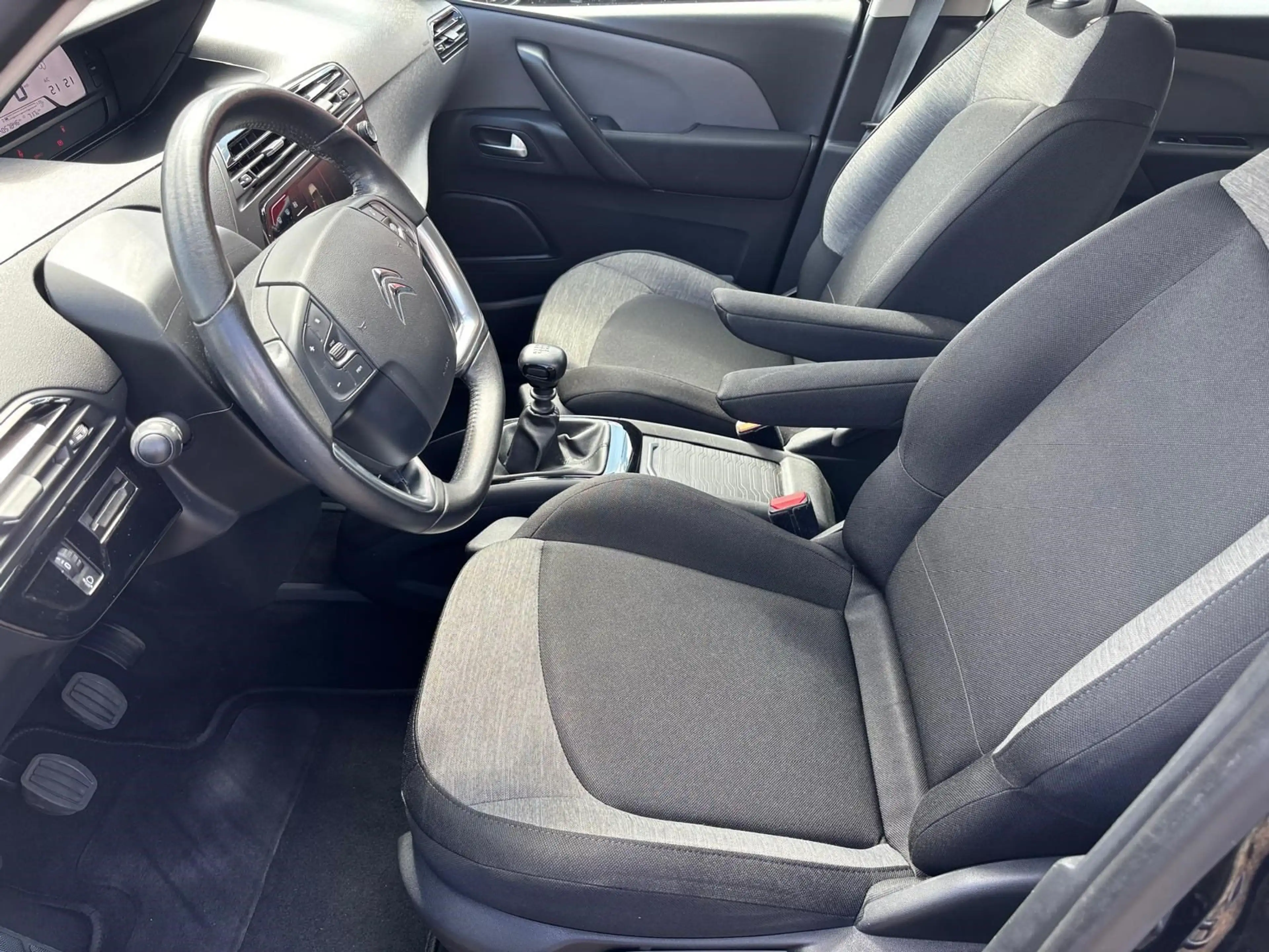Citroen Grand C4 Picasso Spacetourer — photo 10