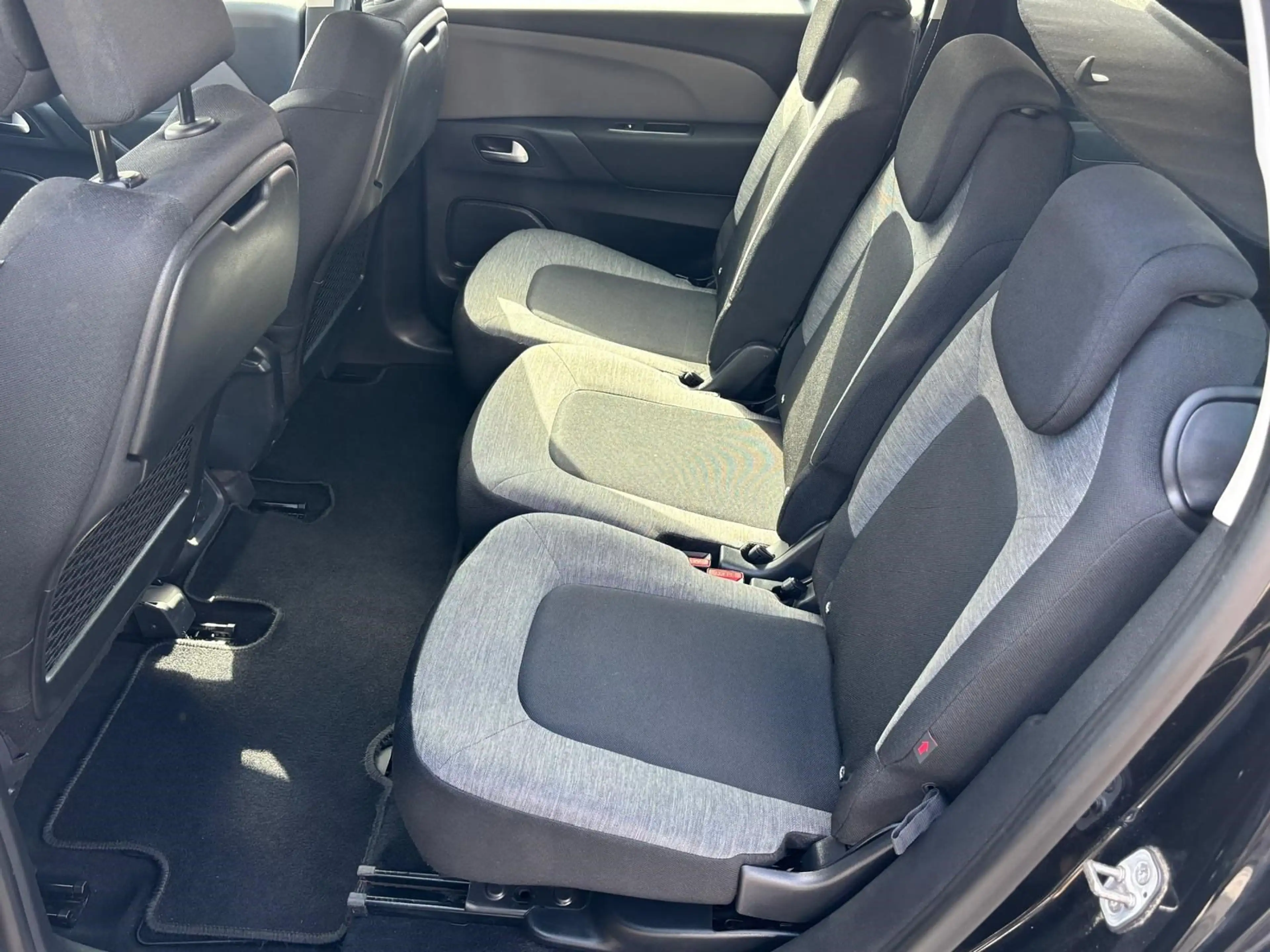 Citroen Grand C4 Picasso Spacetourer — photo 11