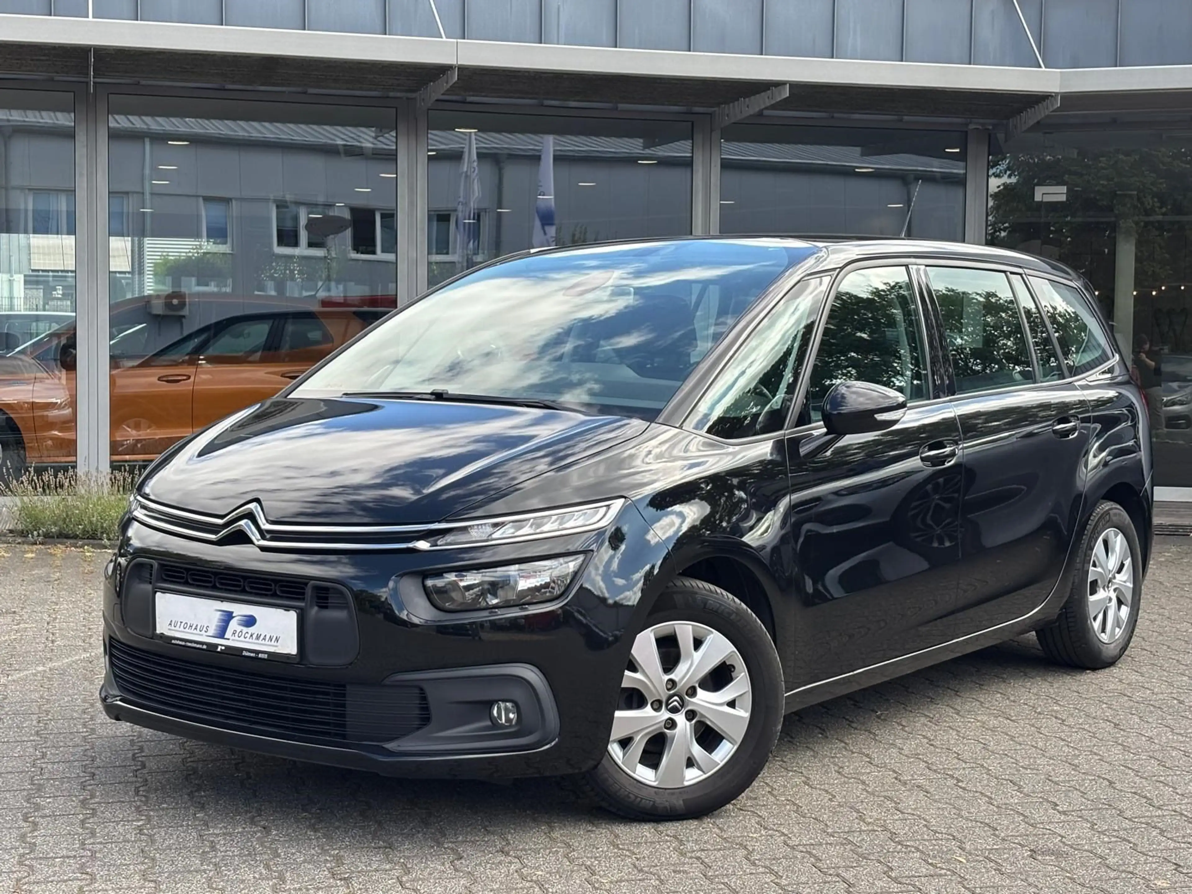 Citroen Grand C4 Picasso Spacetourer — photo 3