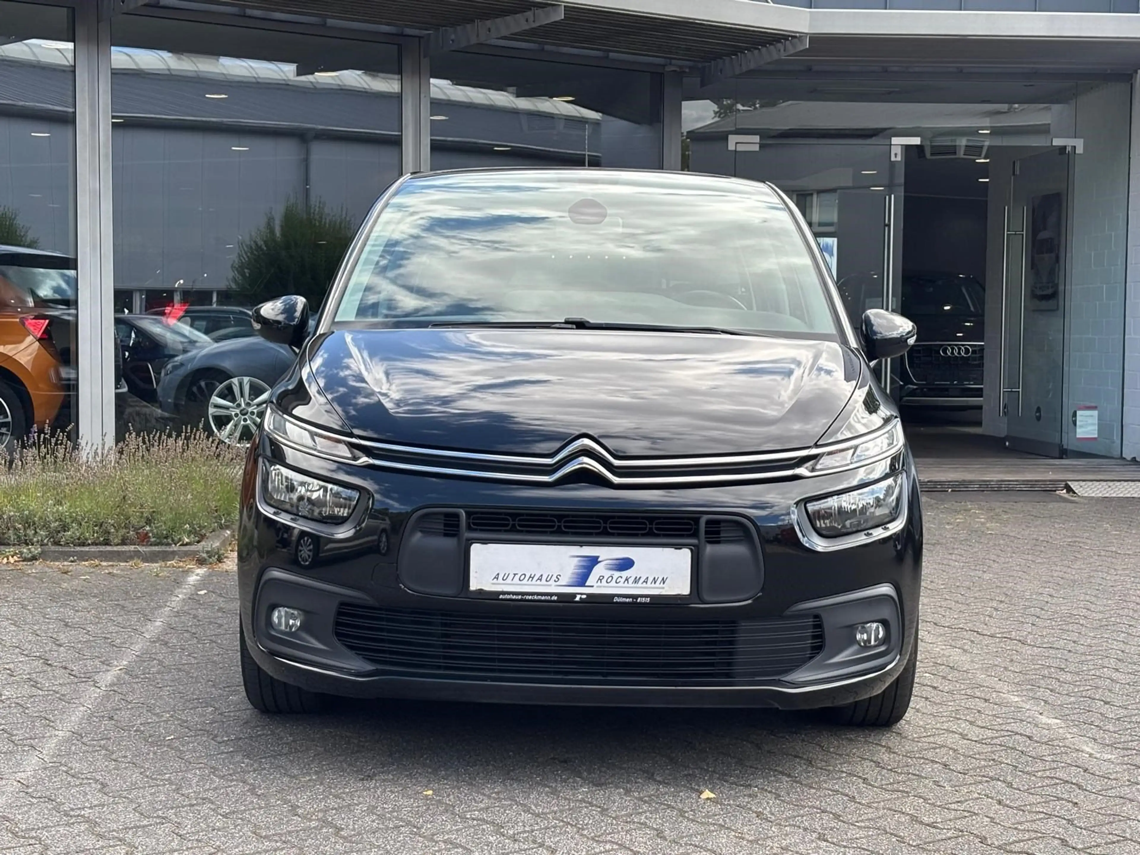Citroen Grand C4 Picasso Spacetourer — photo 2