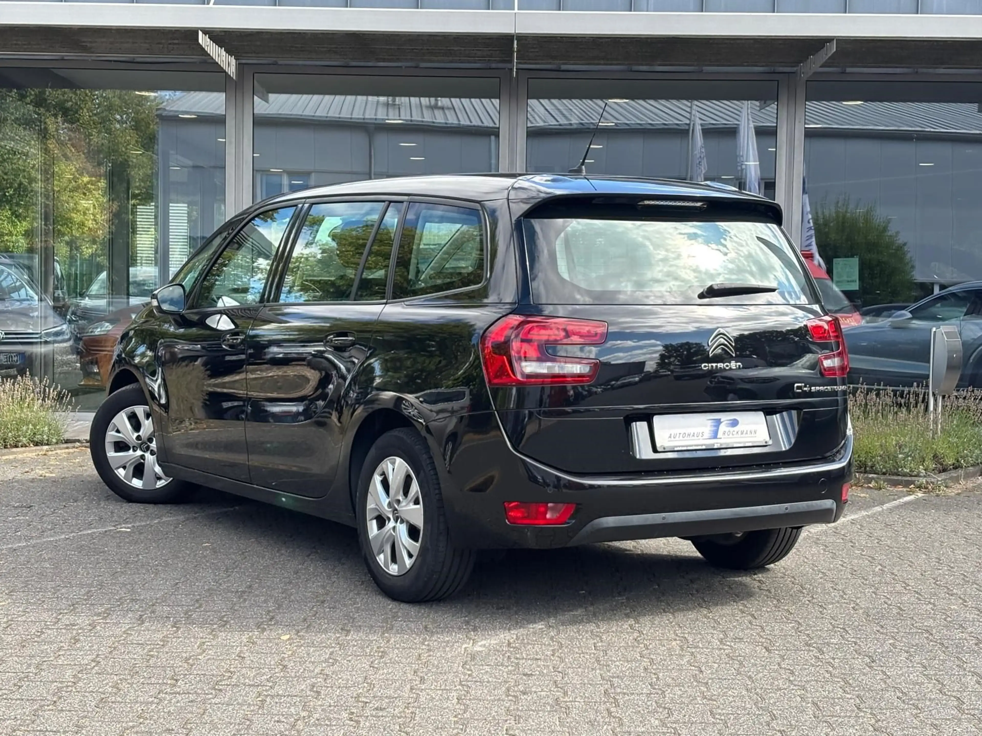 Citroen Grand C4 Picasso Spacetourer — photo 4