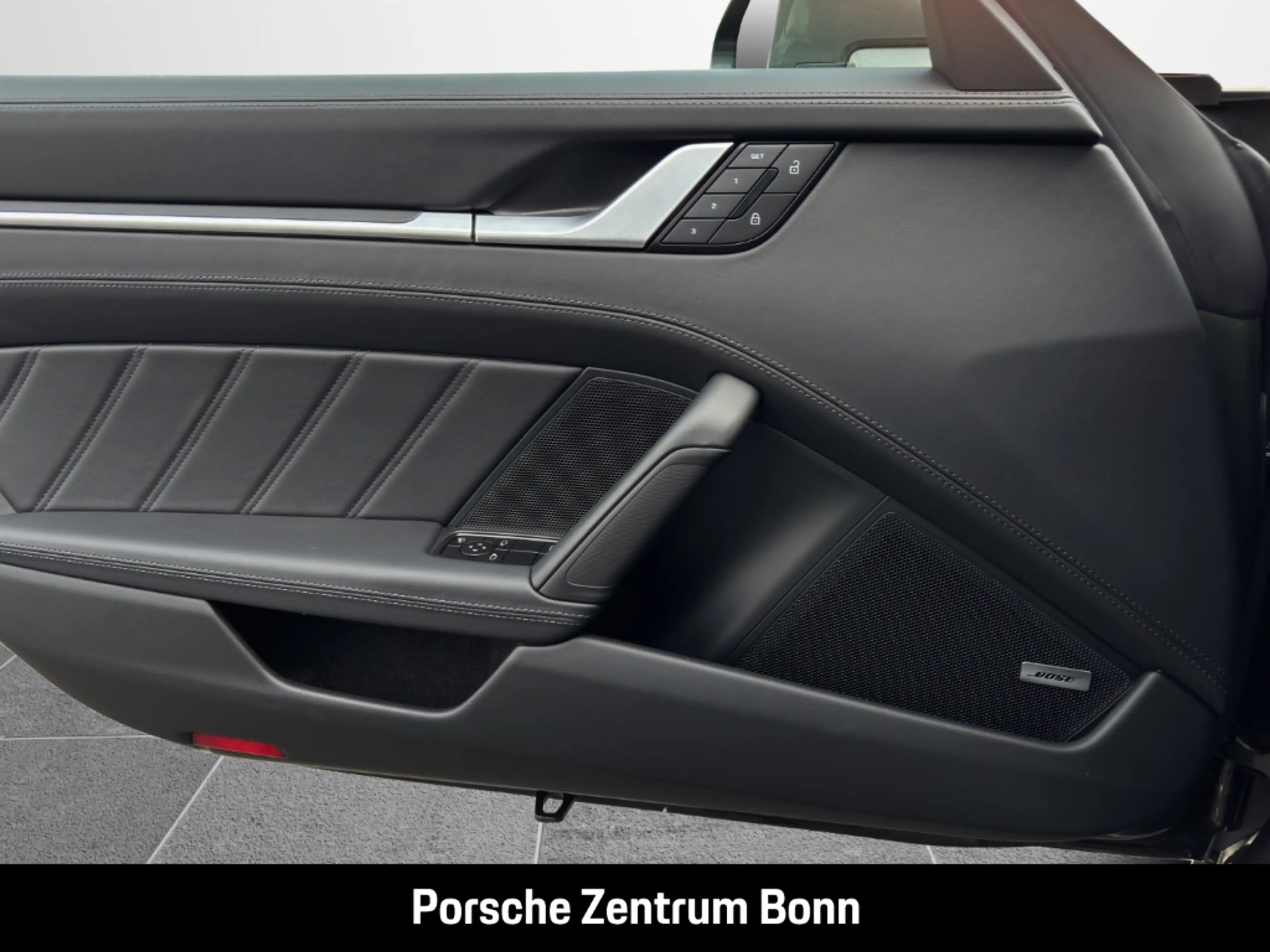 Porsche 992 911 Carrera 4S HA-Lenkung Surround-View — photo 12