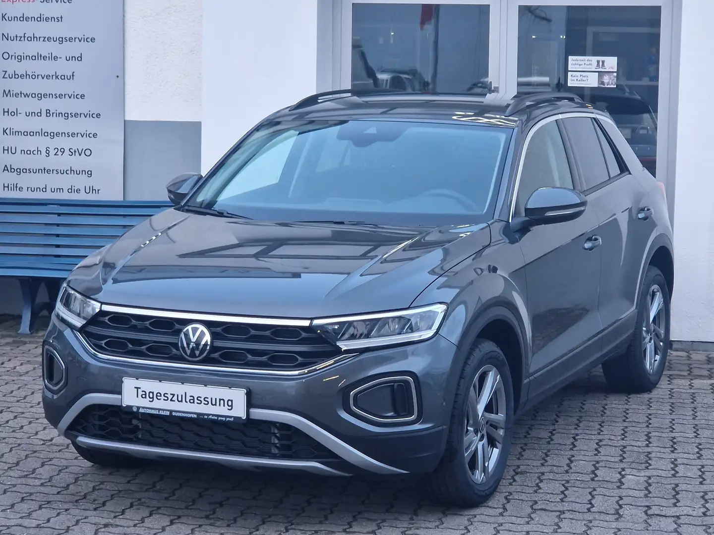 Volkswagen T-Roc Life 1.45 TSI DSG, Kamera, Keyless Access, LED Grau - 2