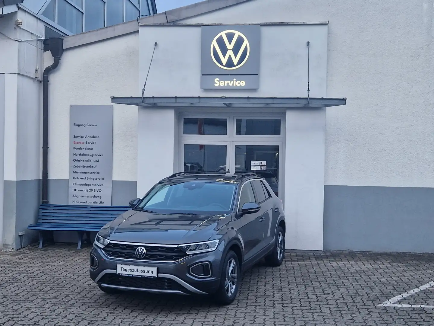 Volkswagen T-Roc Life 1.45 TSI DSG, Kamera, Keyless Access, LED Grau - 1