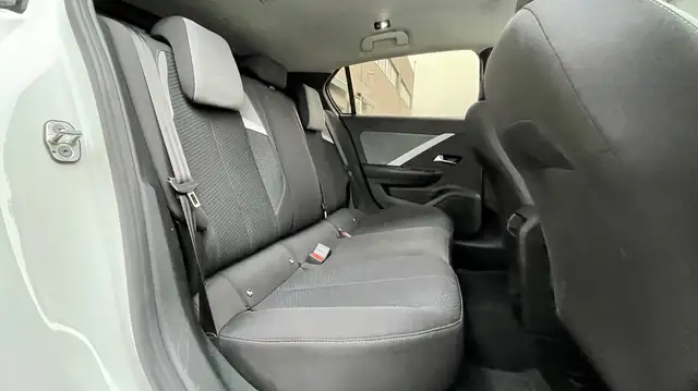 Opel Astra view 13