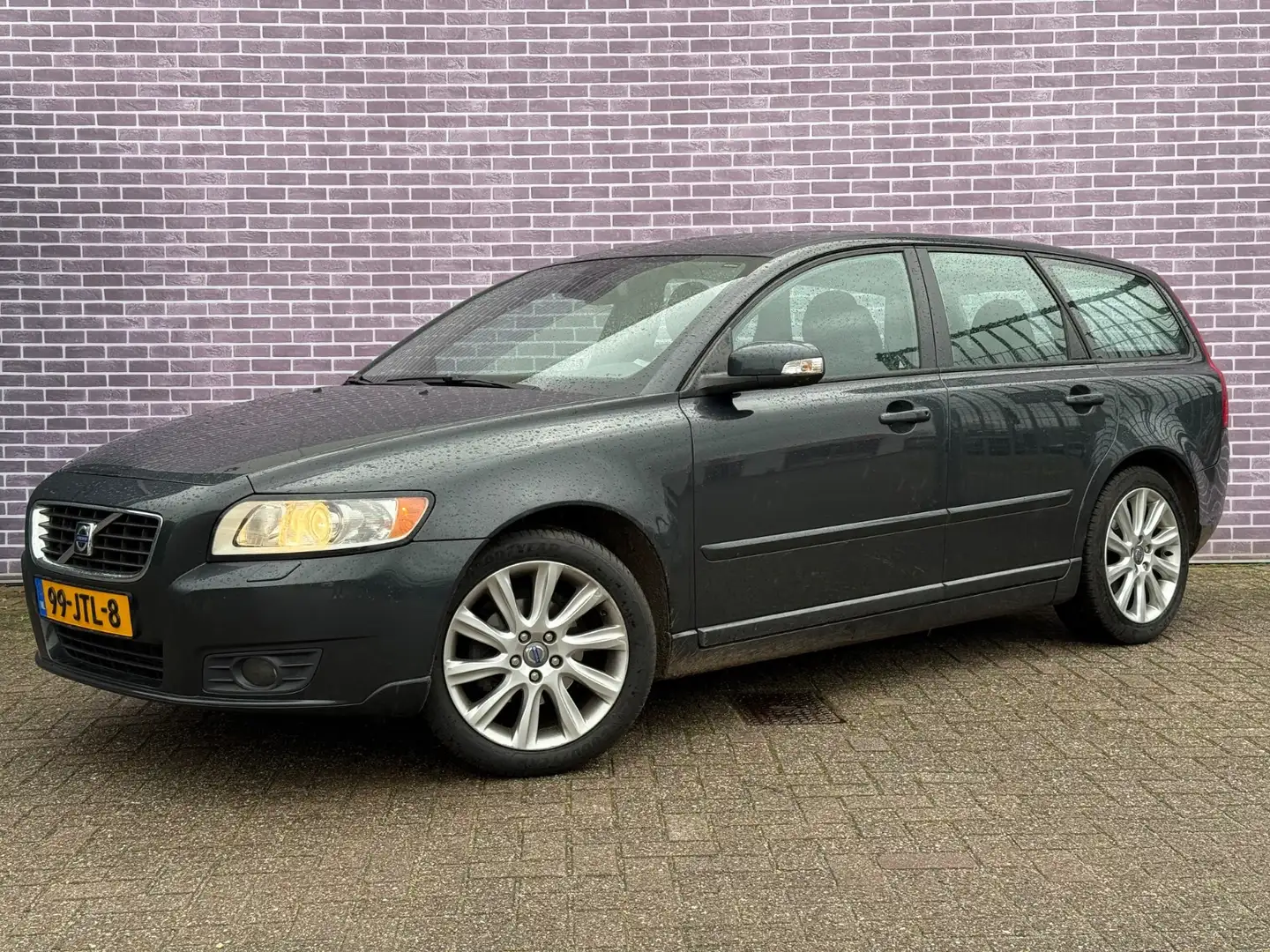 Volvo V50 2.0 Edition II 146PK NL AUTO NAP! Leer l Airco ECC Grau - 1