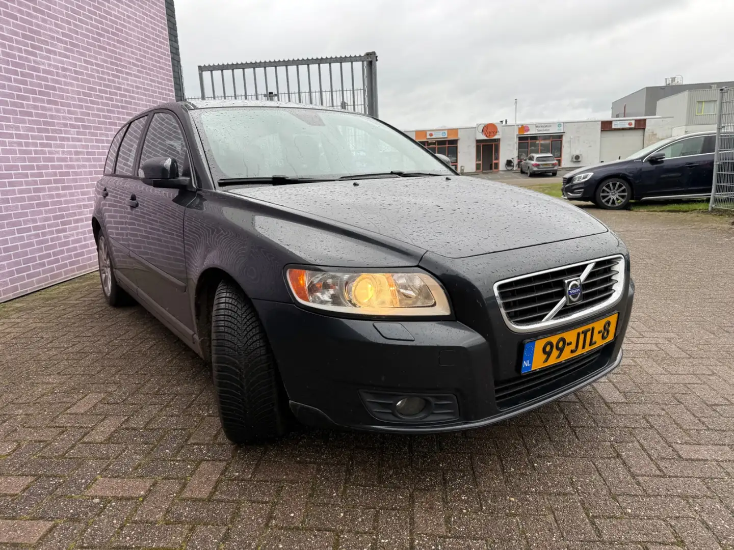 Volvo V50 2.0 Edition II 146PK NL AUTO NAP! Leer l Airco ECC Grau - 2